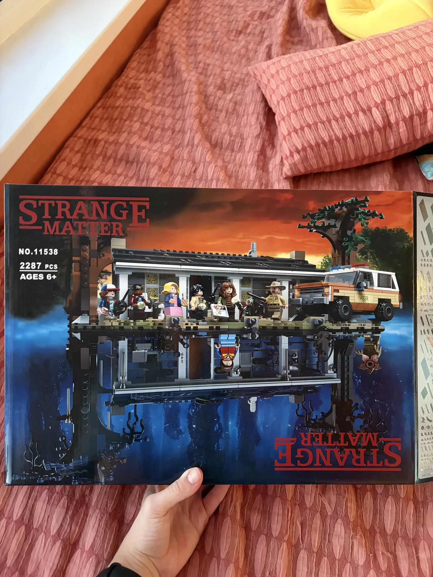 Lego stranger things 75810 - Очень странные дела - миниатюра 2