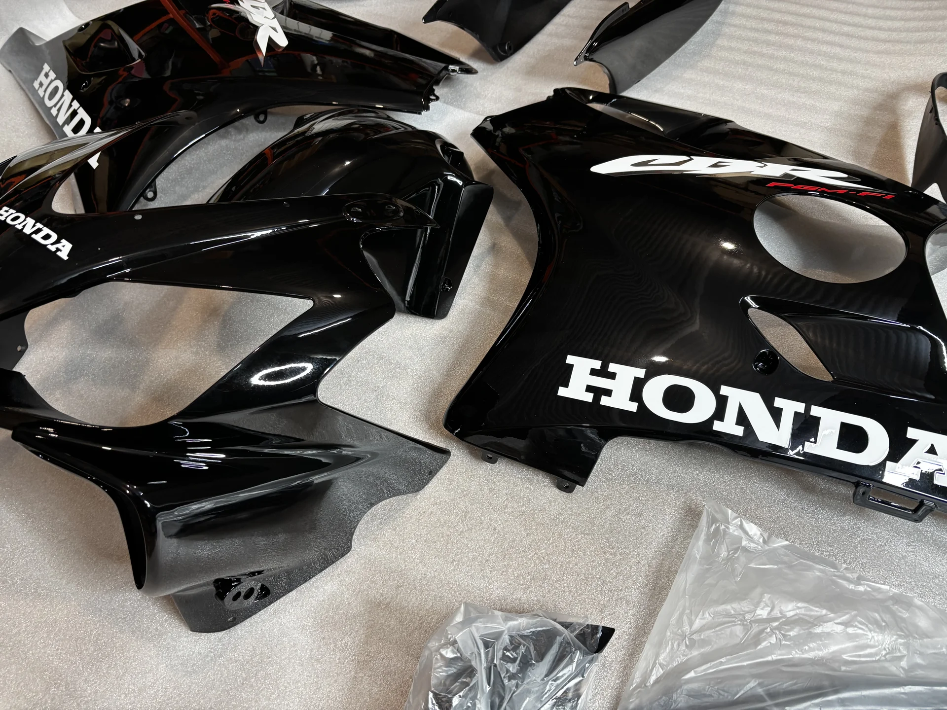 Honda CBR600F4i комплект пластика - миниатюра 10