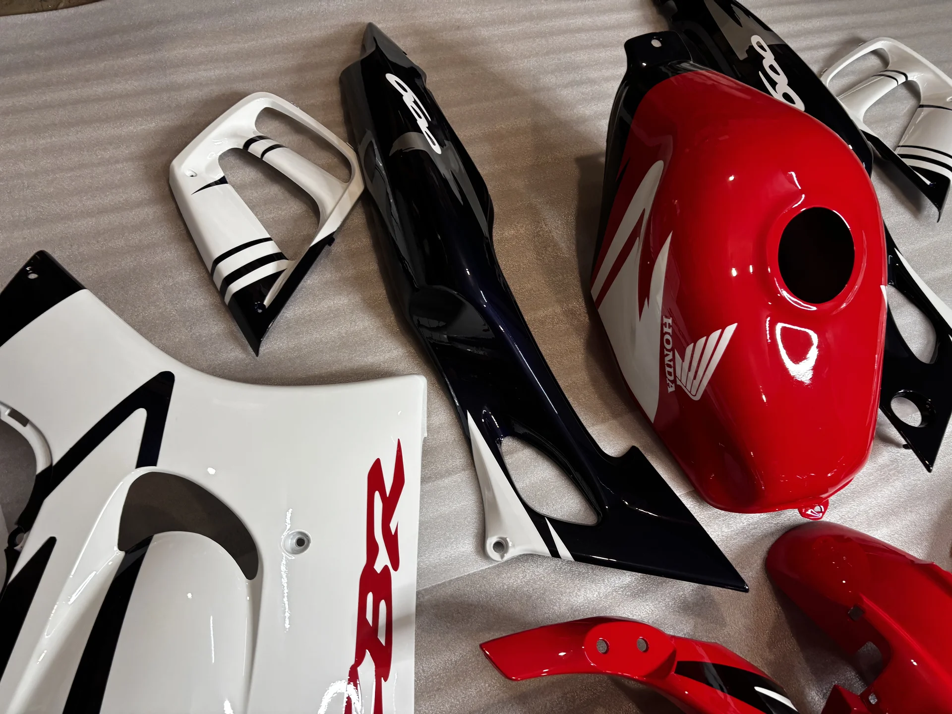 HONDA CBR600F3 Комплект пластика - миниатюра 8