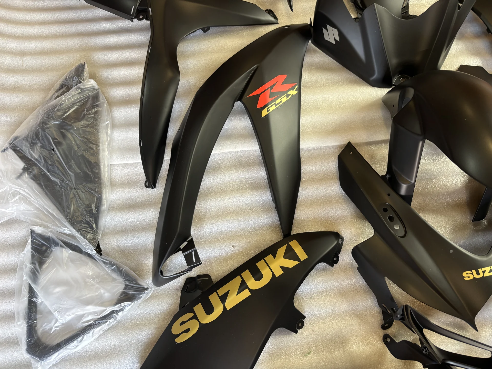 SUZUKI GSXR600/ 750 2008-2010 Комплект пластика - миниатюра 5
