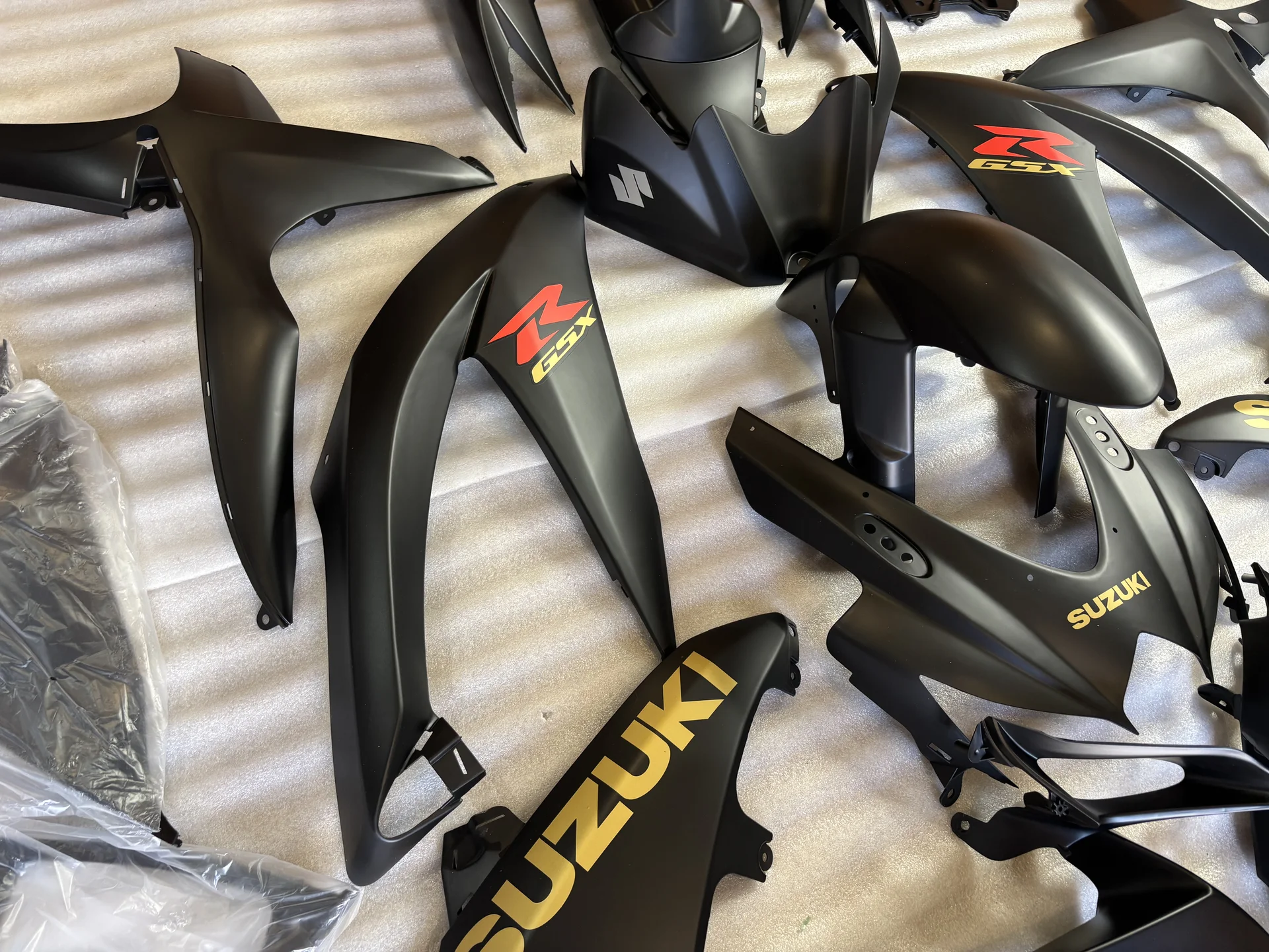 SUZUKI GSXR600/ 750 2008-2010 Комплект пластика - миниатюра 9