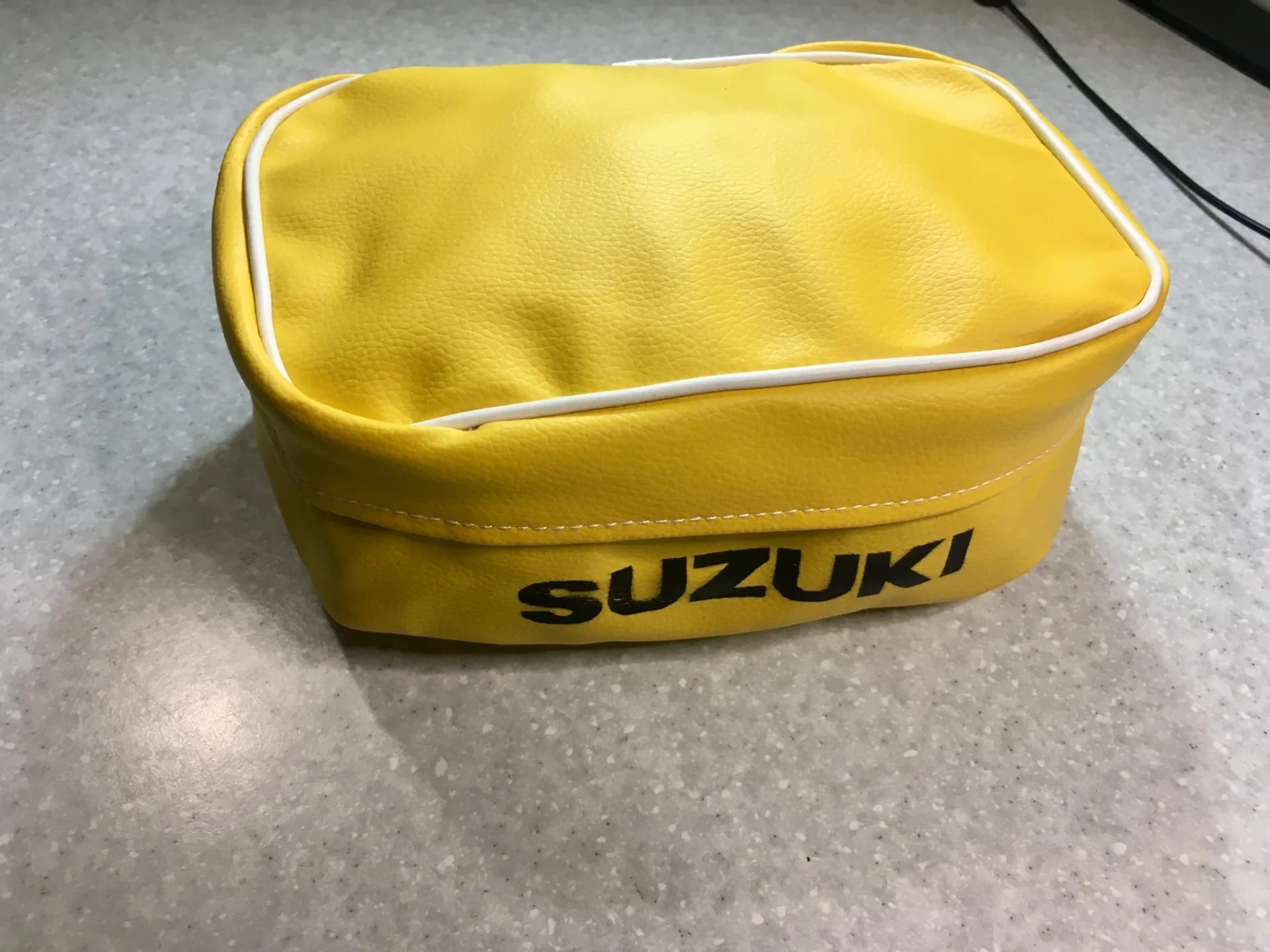 Suzuki Сумка на крыло желтая - миниатюра 2