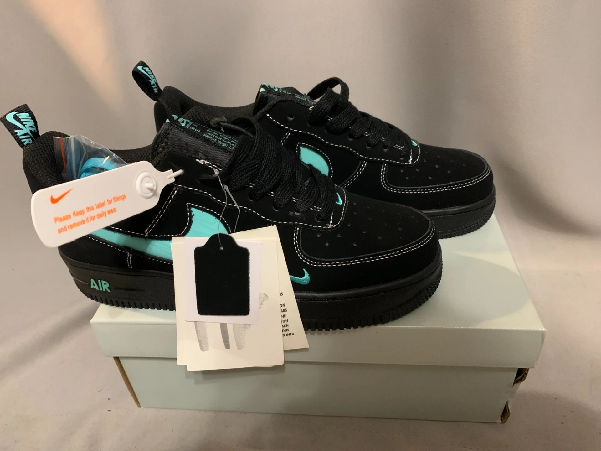 Air Force 1 x Tiffany & Nike - изображение 1