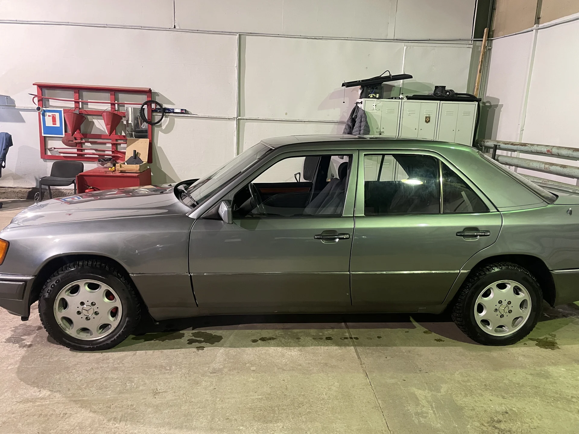 Mercedes Benz w124 260e - миниатюра 3