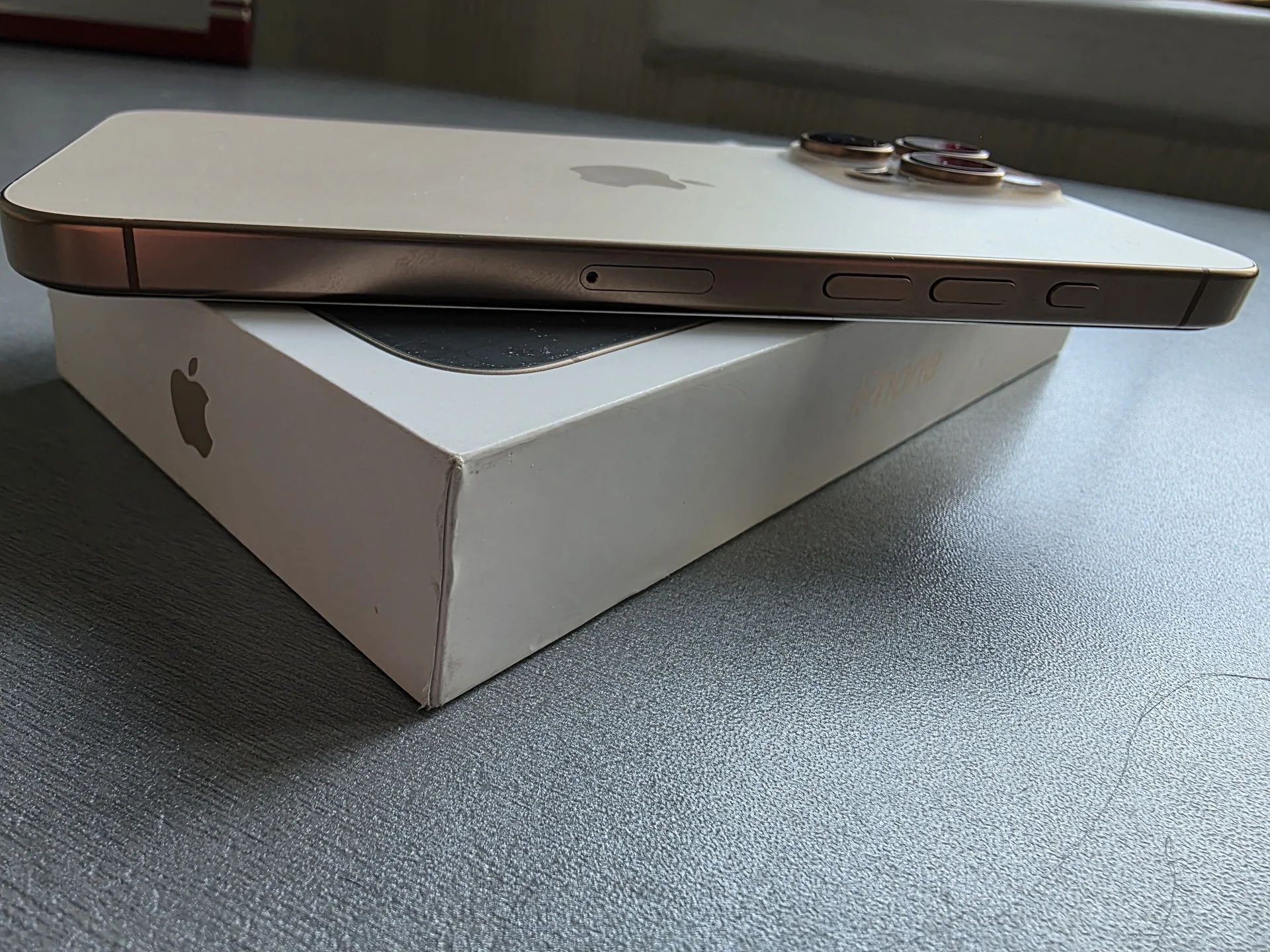 iPhone 16 Pro Max 512Gb - миниатюра 5