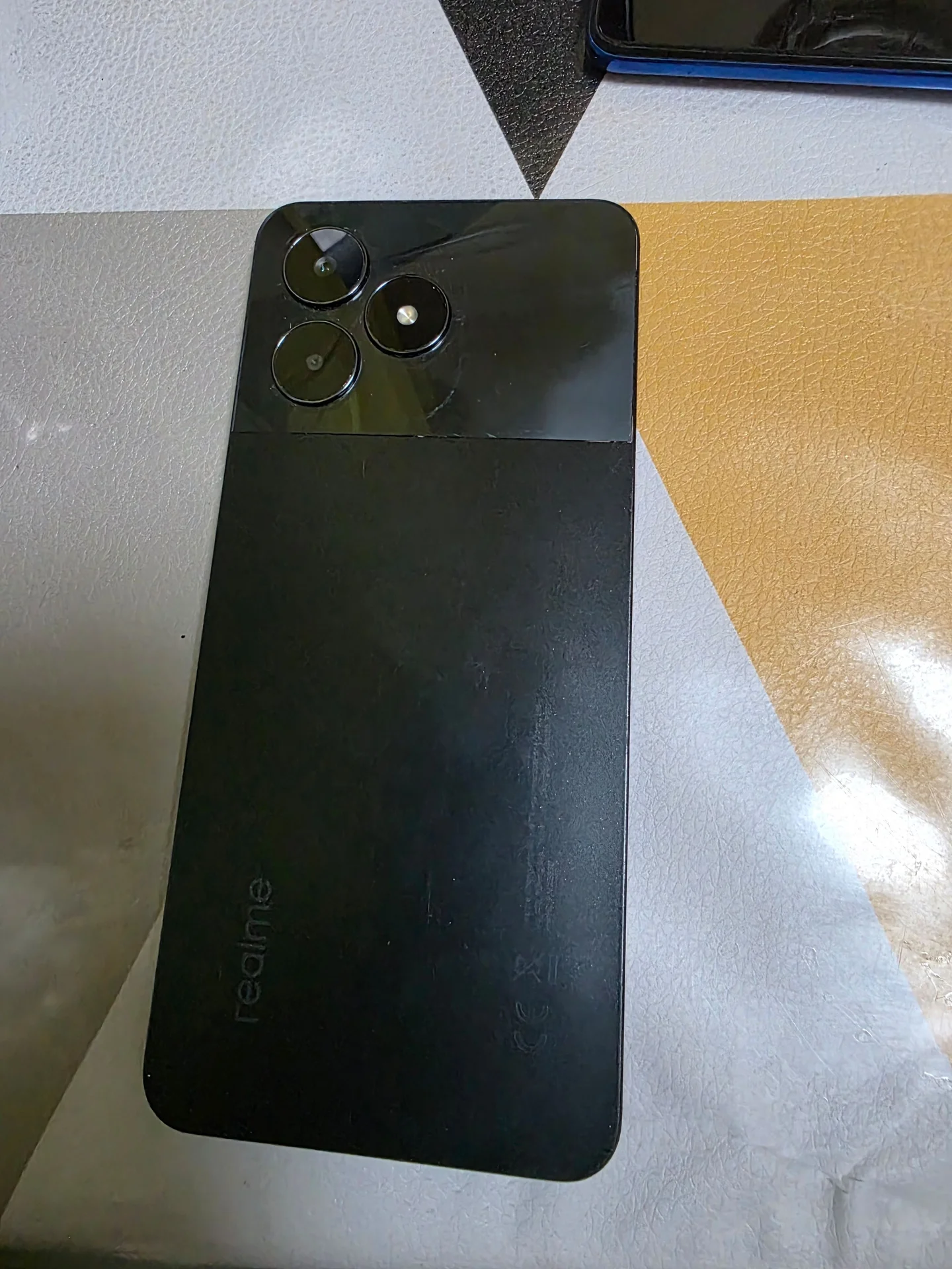 Телефон Realme C51 - миниатюра 3