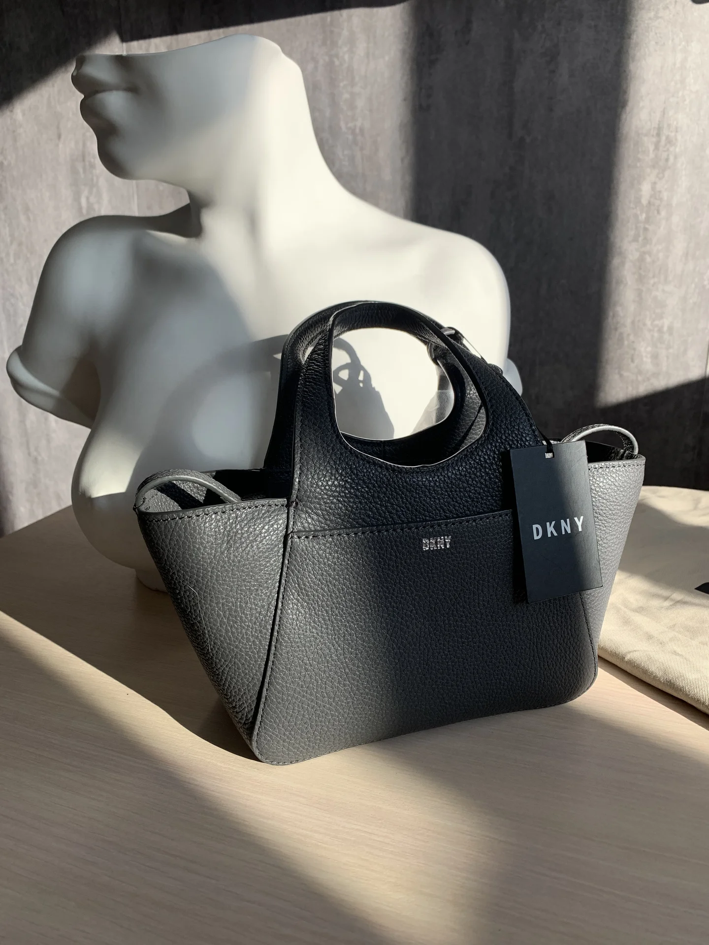 Сумка DKNY натуральная кожа новая - изображение 1
