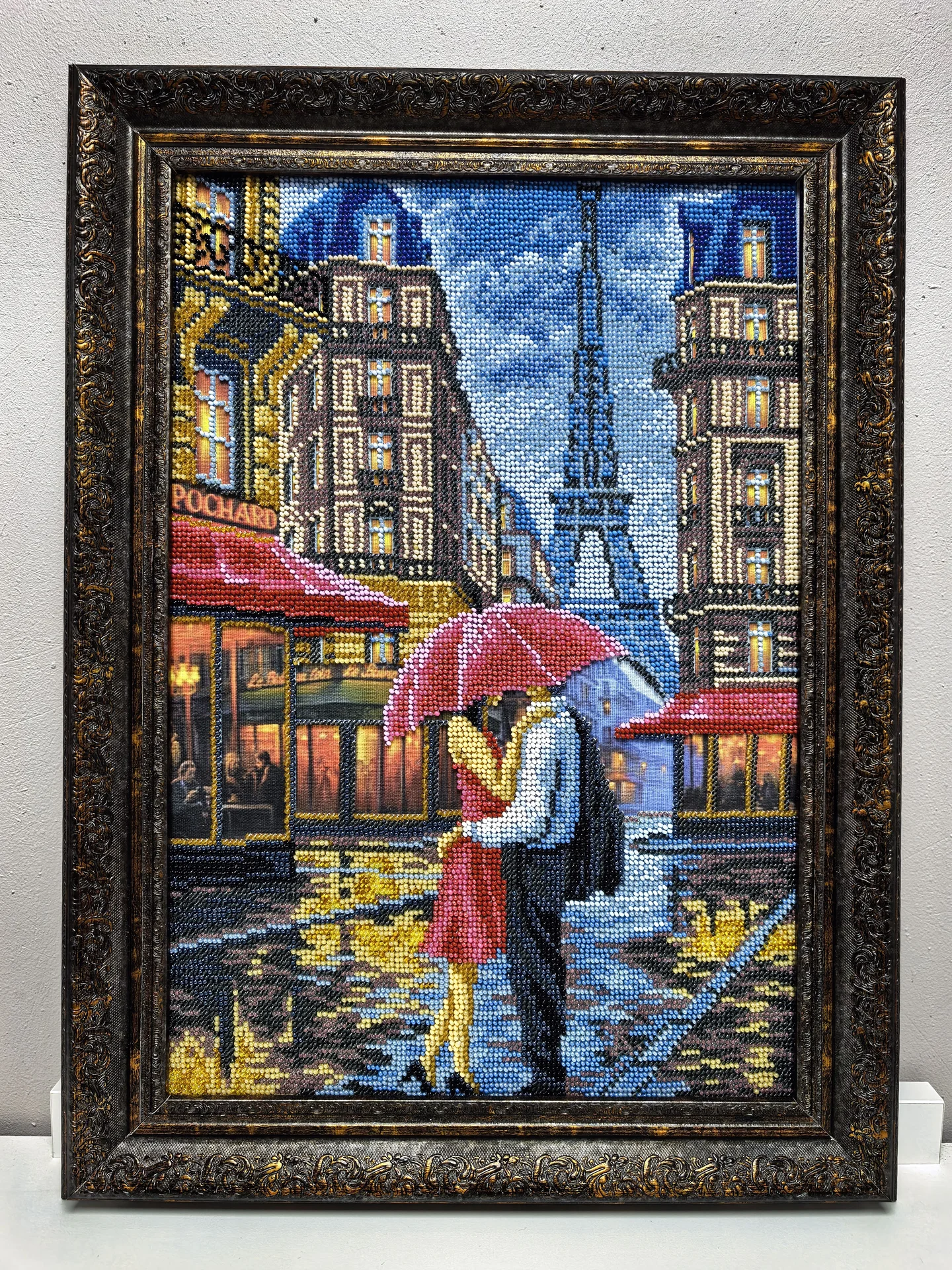 Двое. Париж. Картина бисером. 26×38см. - миниатюра 2