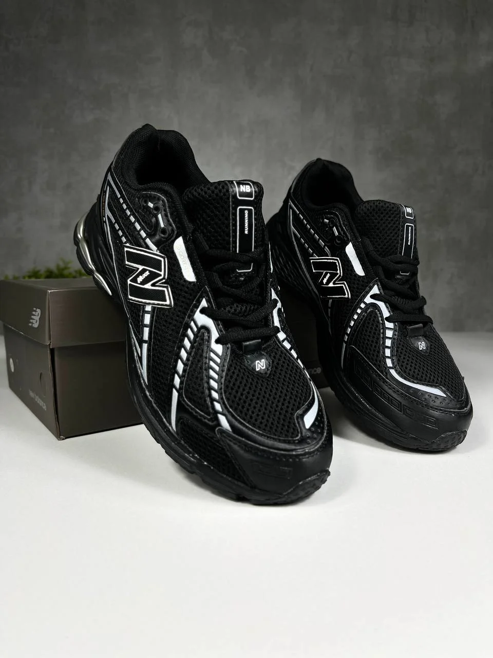 Кроссовки New Balance 1906R (Черные) - миниатюра 2
