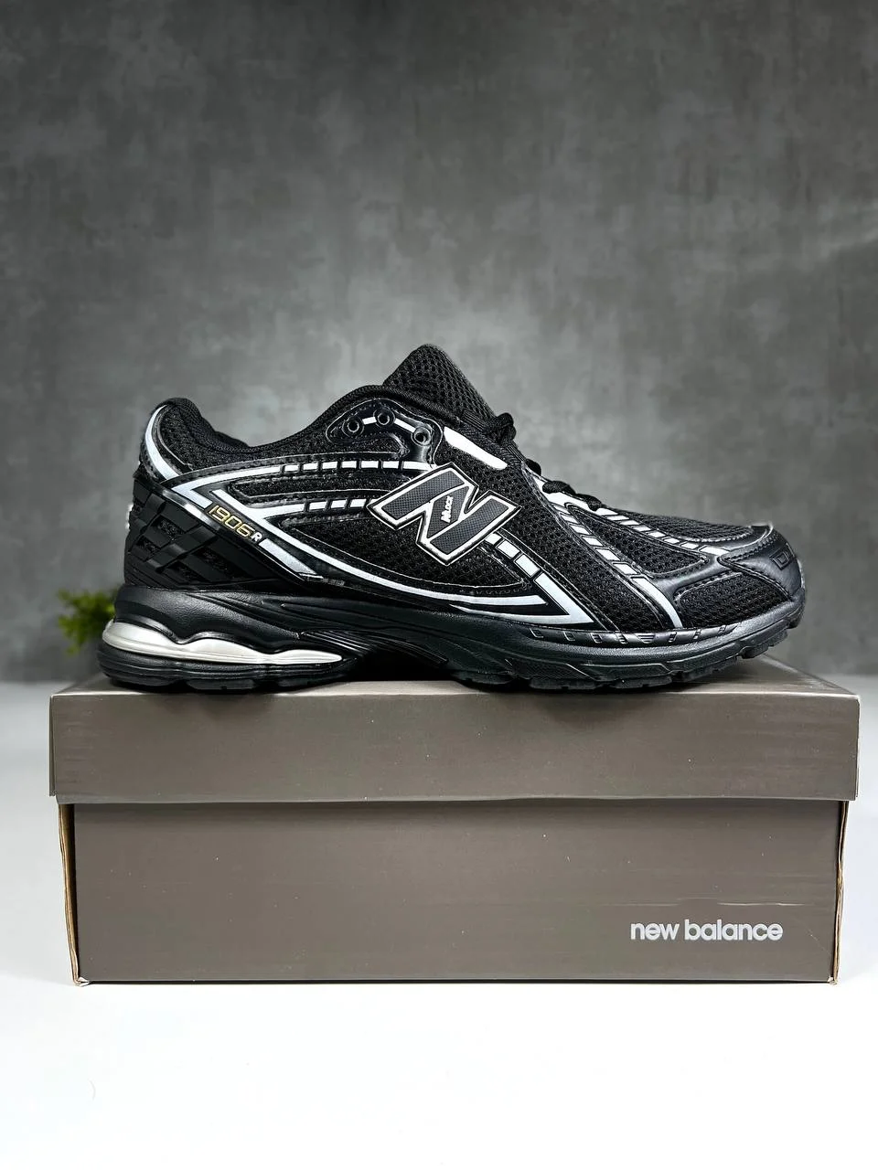 Кроссовки New Balance 1906R (Черные) - миниатюра 3