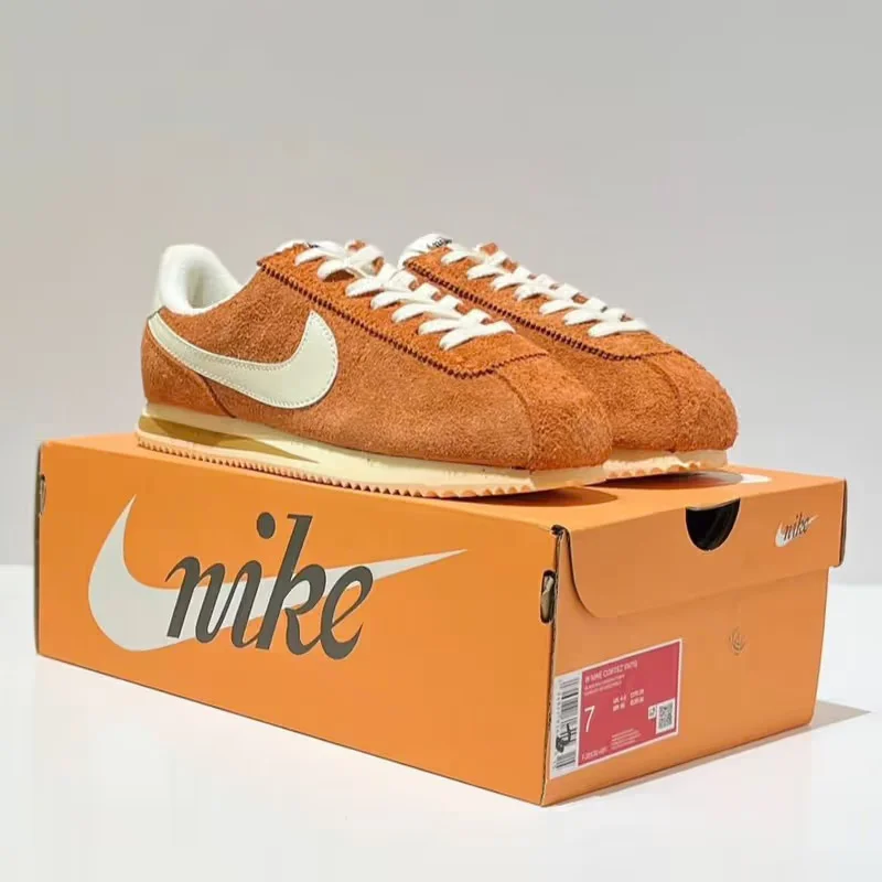 Женские замшевые кроссовки Cortez / Оранжевые - изображение 1