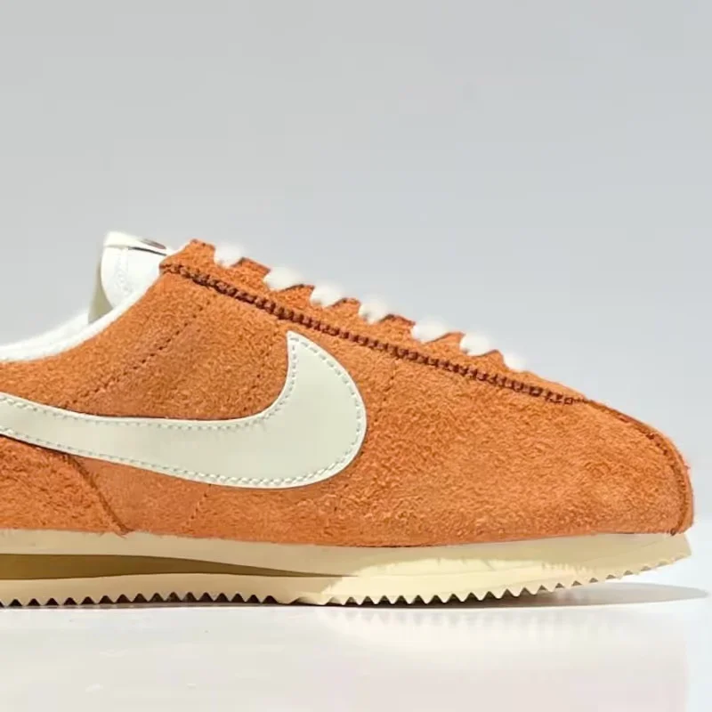 Женские замшевые кроссовки Cortez / Оранжевые - миниатюра 2