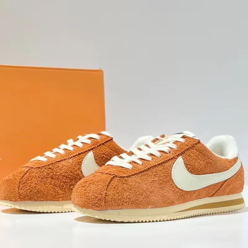 Женские замшевые кроссовки Cortez / Оранжевые - миниатюра 4
