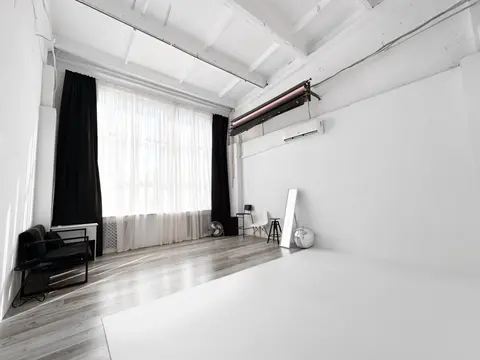 Фотостудия с Циклорамой Location 717