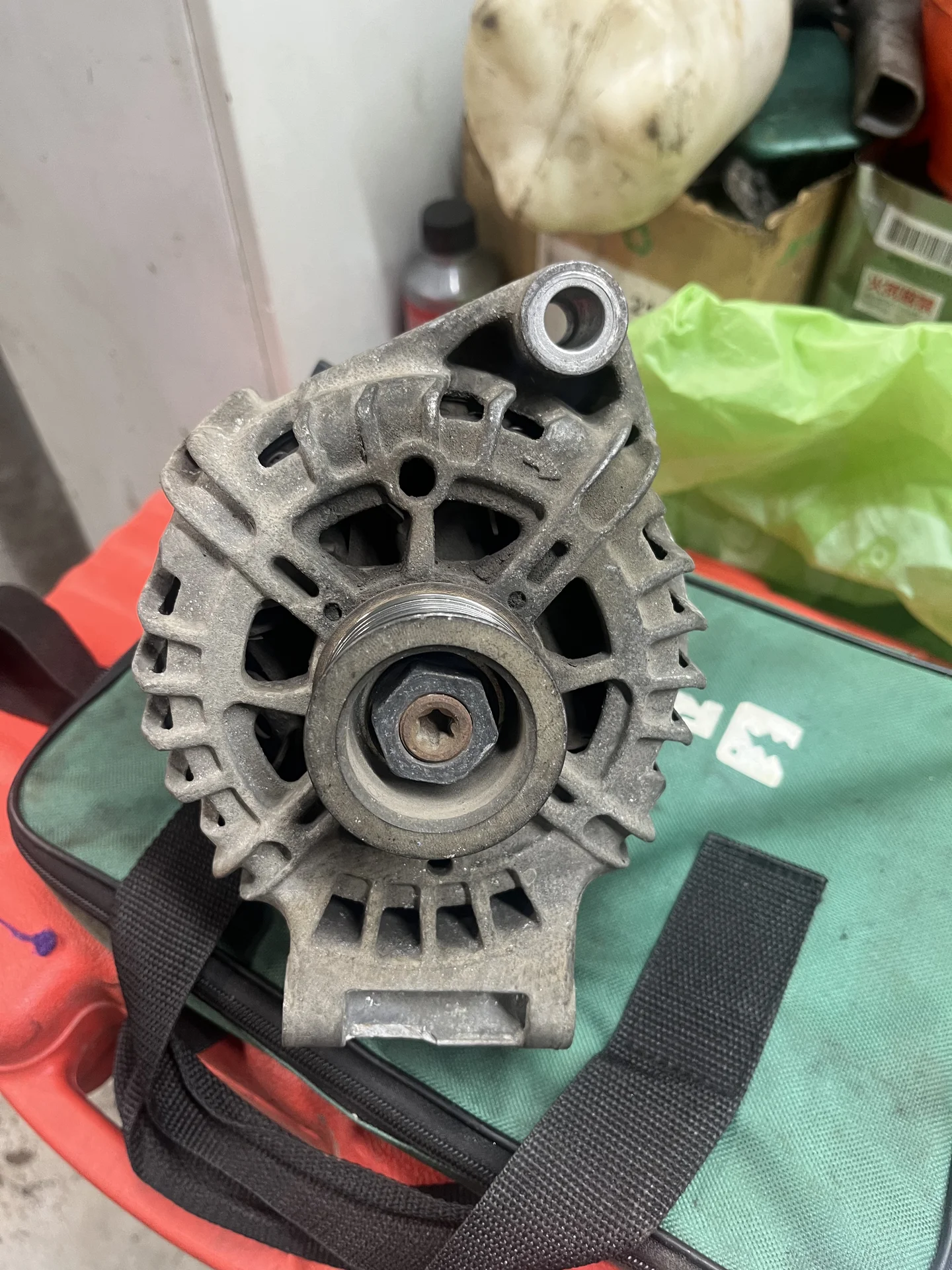 Генератор ford AV6N-10300-HA - изображение 1