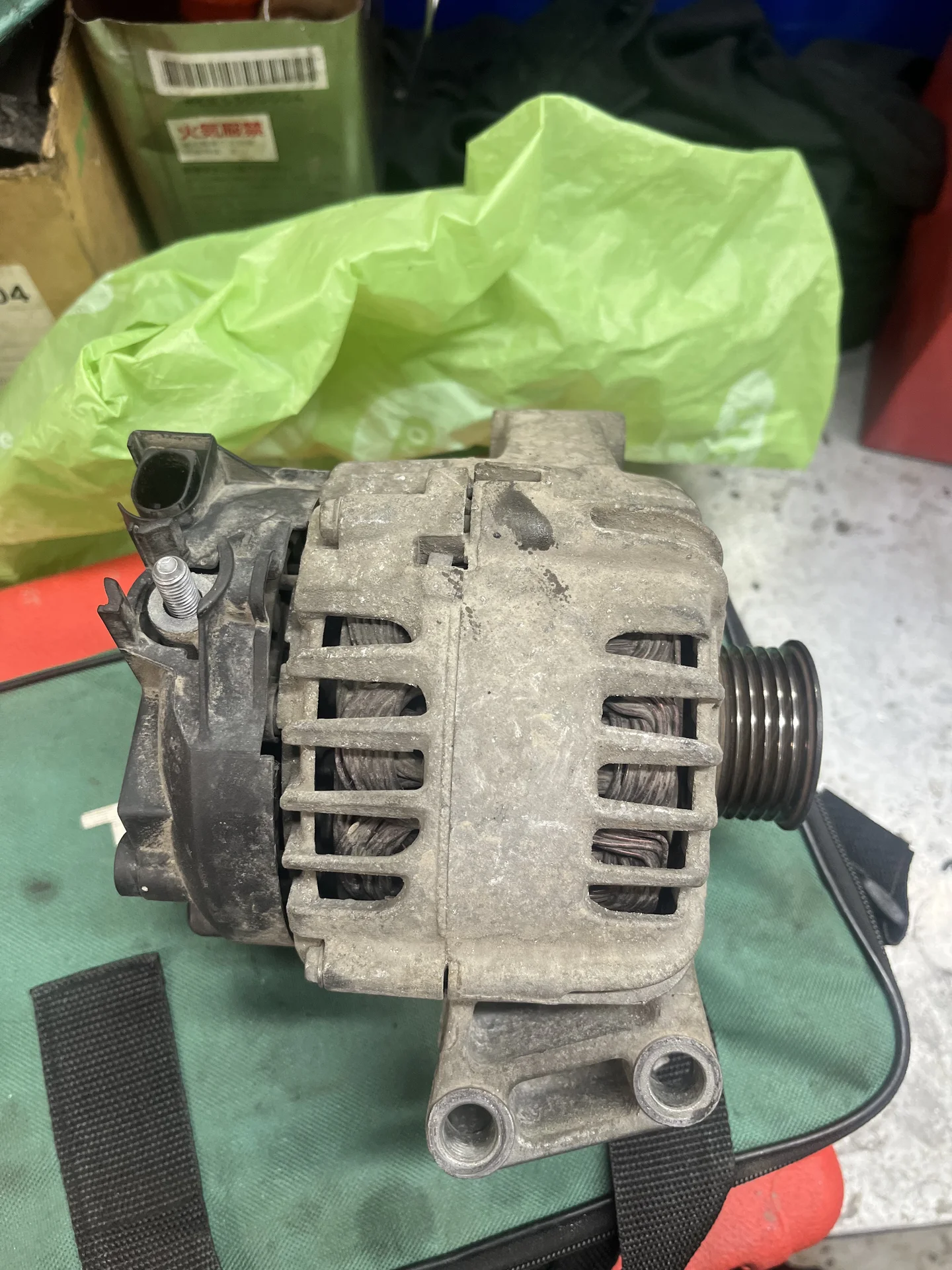 Генератор ford AV6N-10300-HA - миниатюра 4