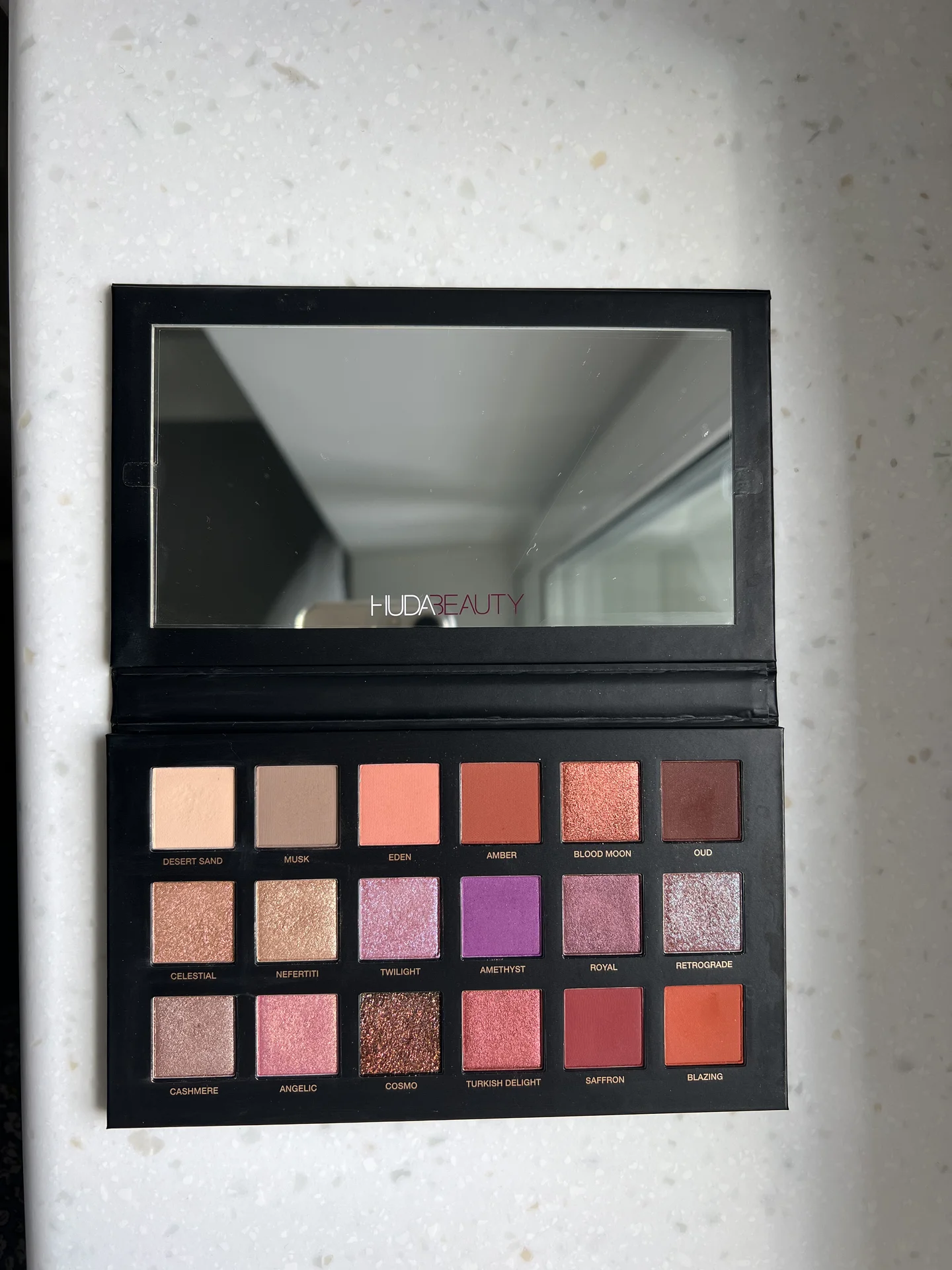 Huda beauty desert dusk палетка теней новая - изображение 1