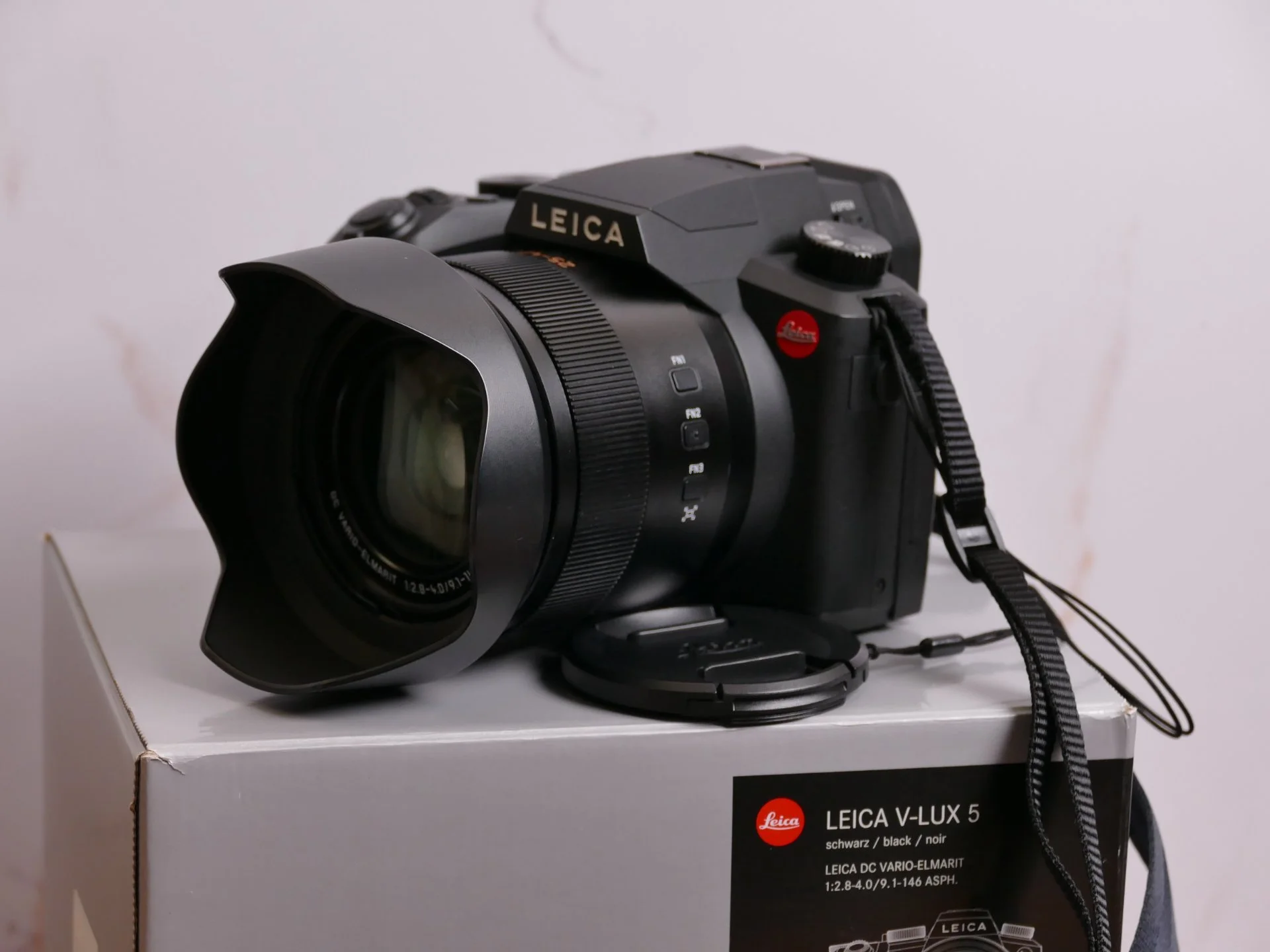 Leica V-LUX 5 (пробег 6775 кадров) - изображение 1