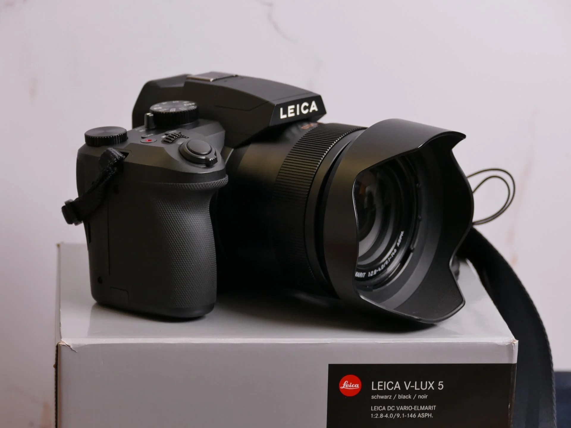 Leica V-LUX 5 (пробег 6775 кадров) - миниатюра 7
