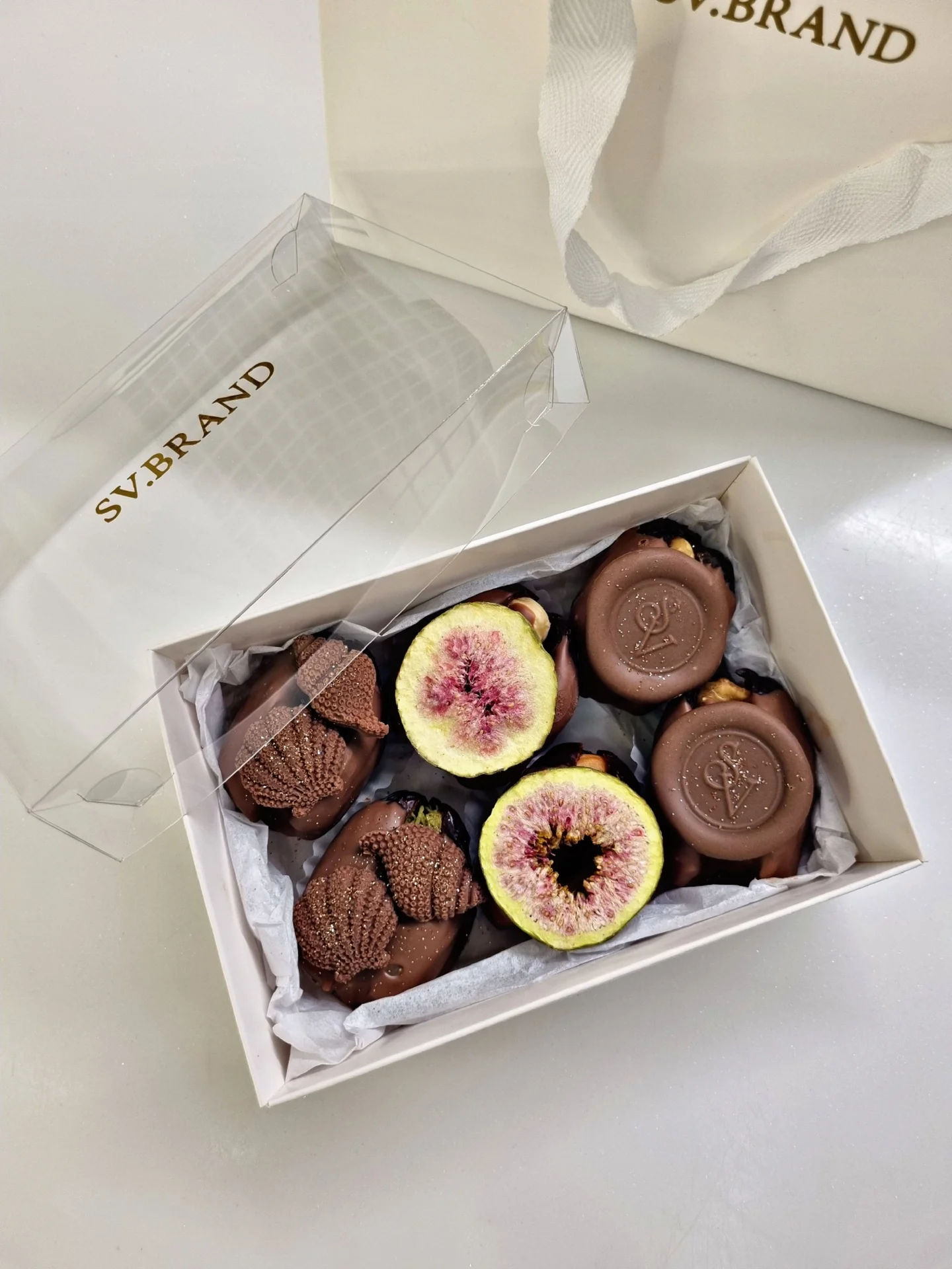 Клубника в бельгийском шоколаде Gallebaut в Сочи - миниатюра 9