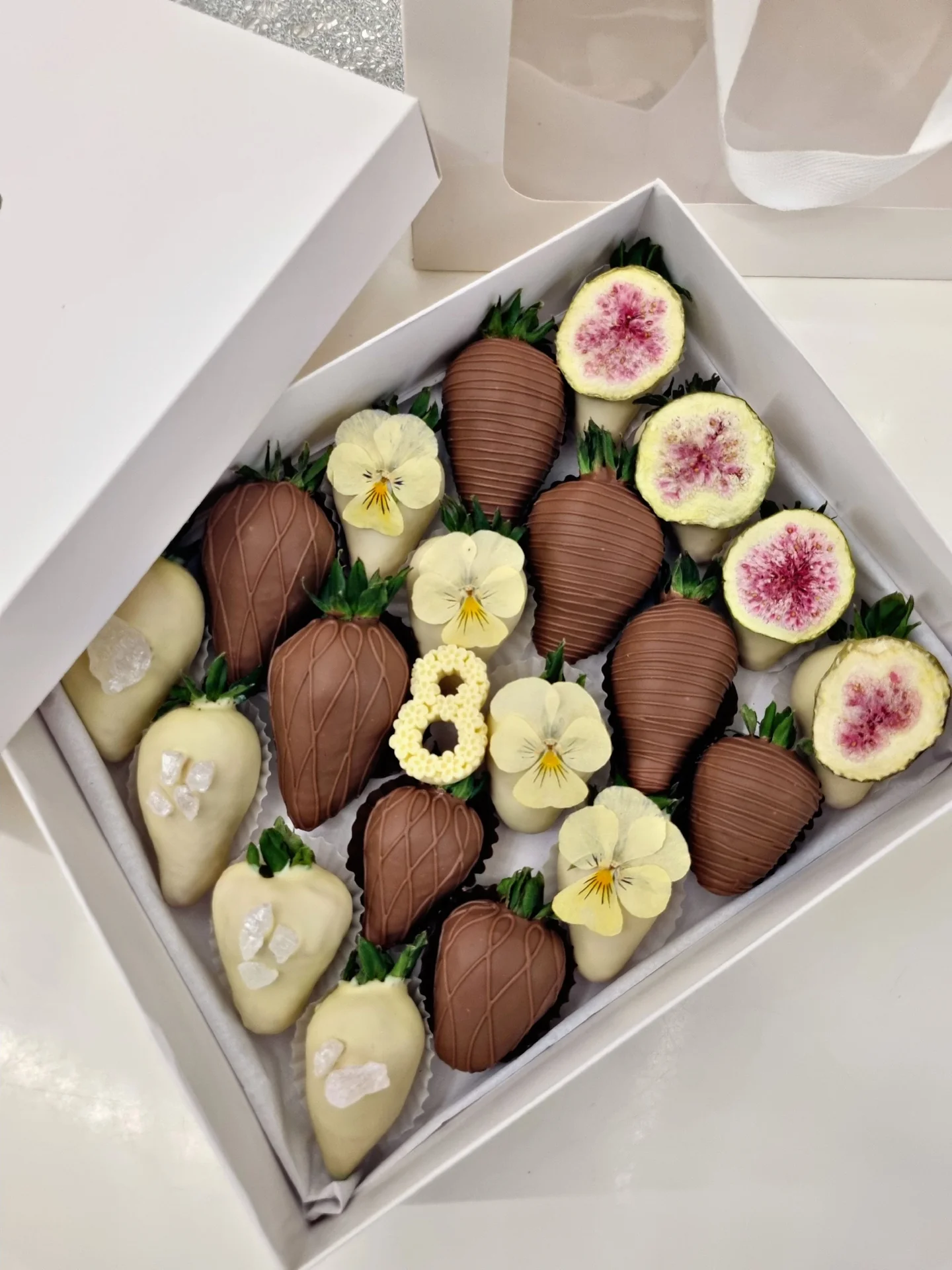Клубника в бельгийском шоколаде Сочи - миниатюра 4