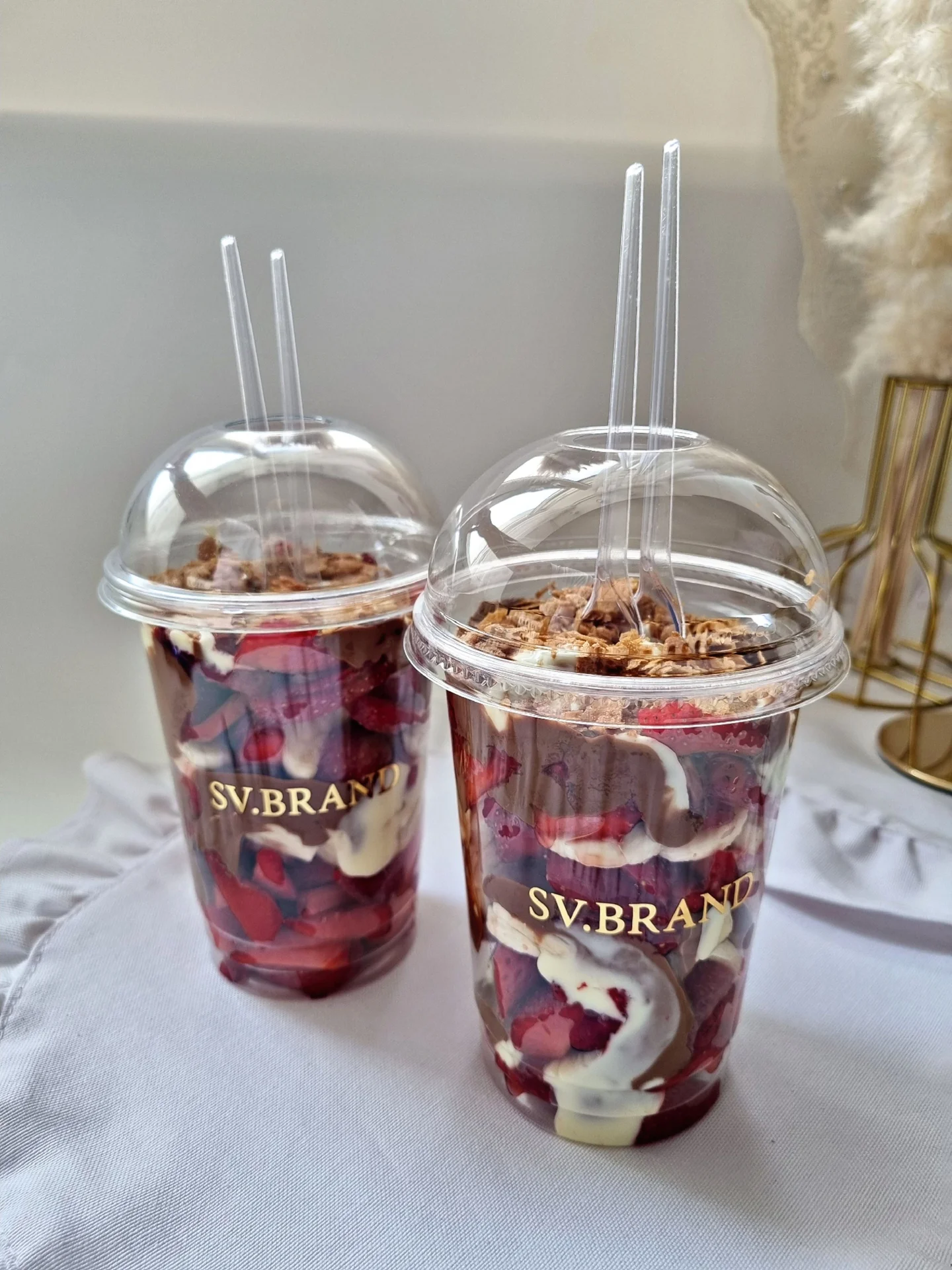 Клубника с дубайской начинкой и шоколадом  Сочи - миниатюра 8