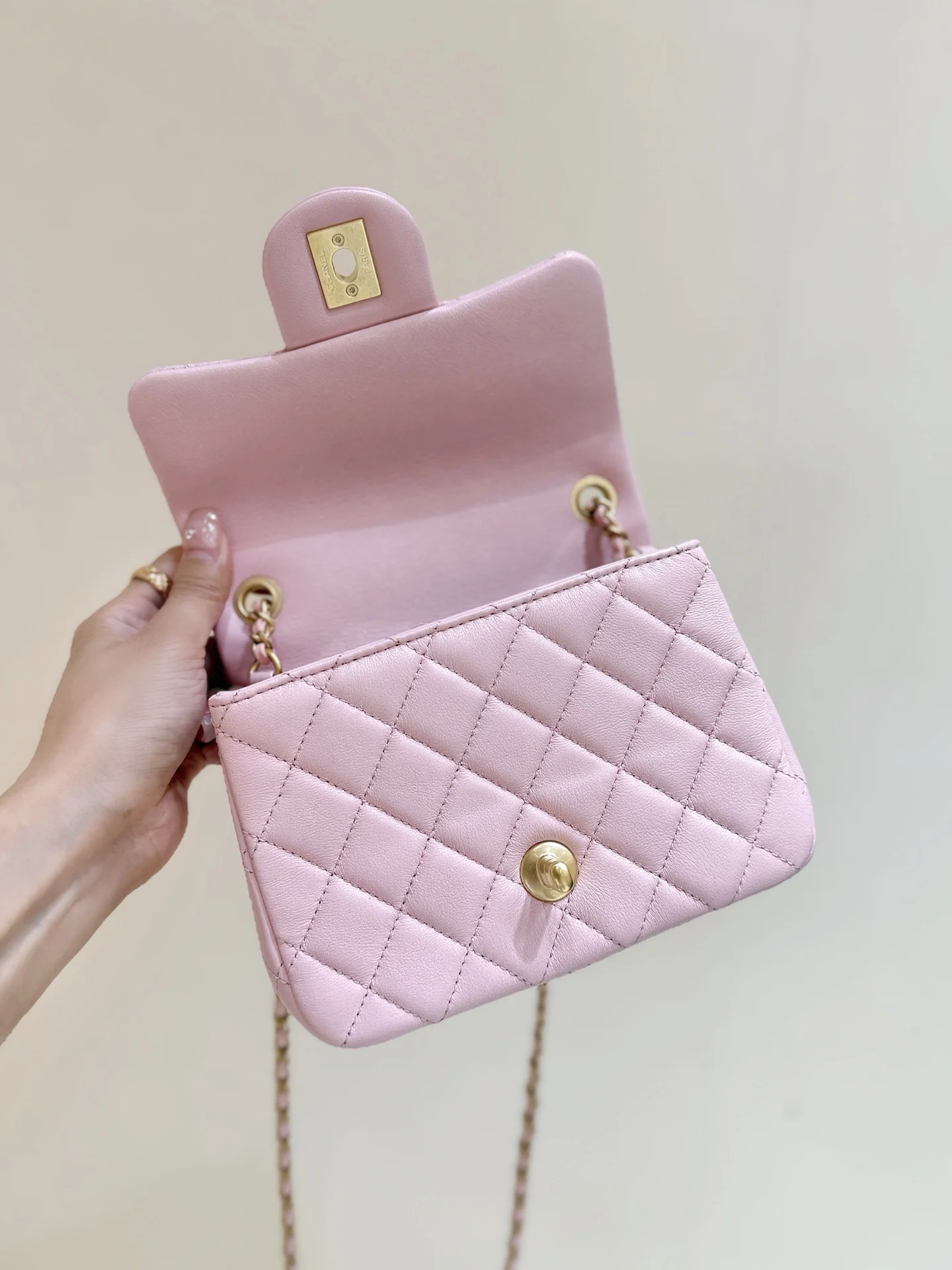 Сумка Chanel Pearl Crush Mini Flap - миниатюра 16