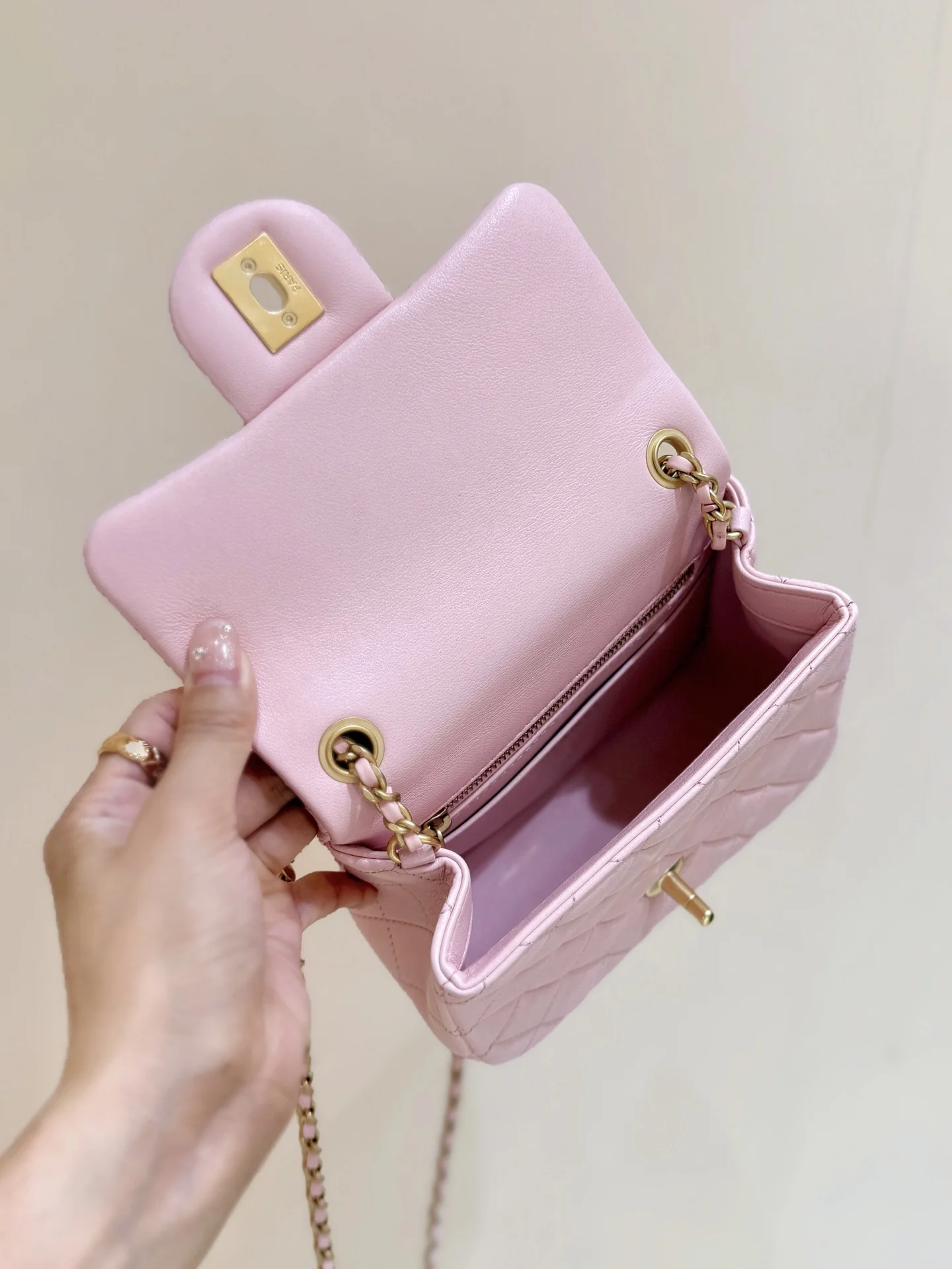 Сумка Chanel Pearl Crush Mini Flap - миниатюра 17