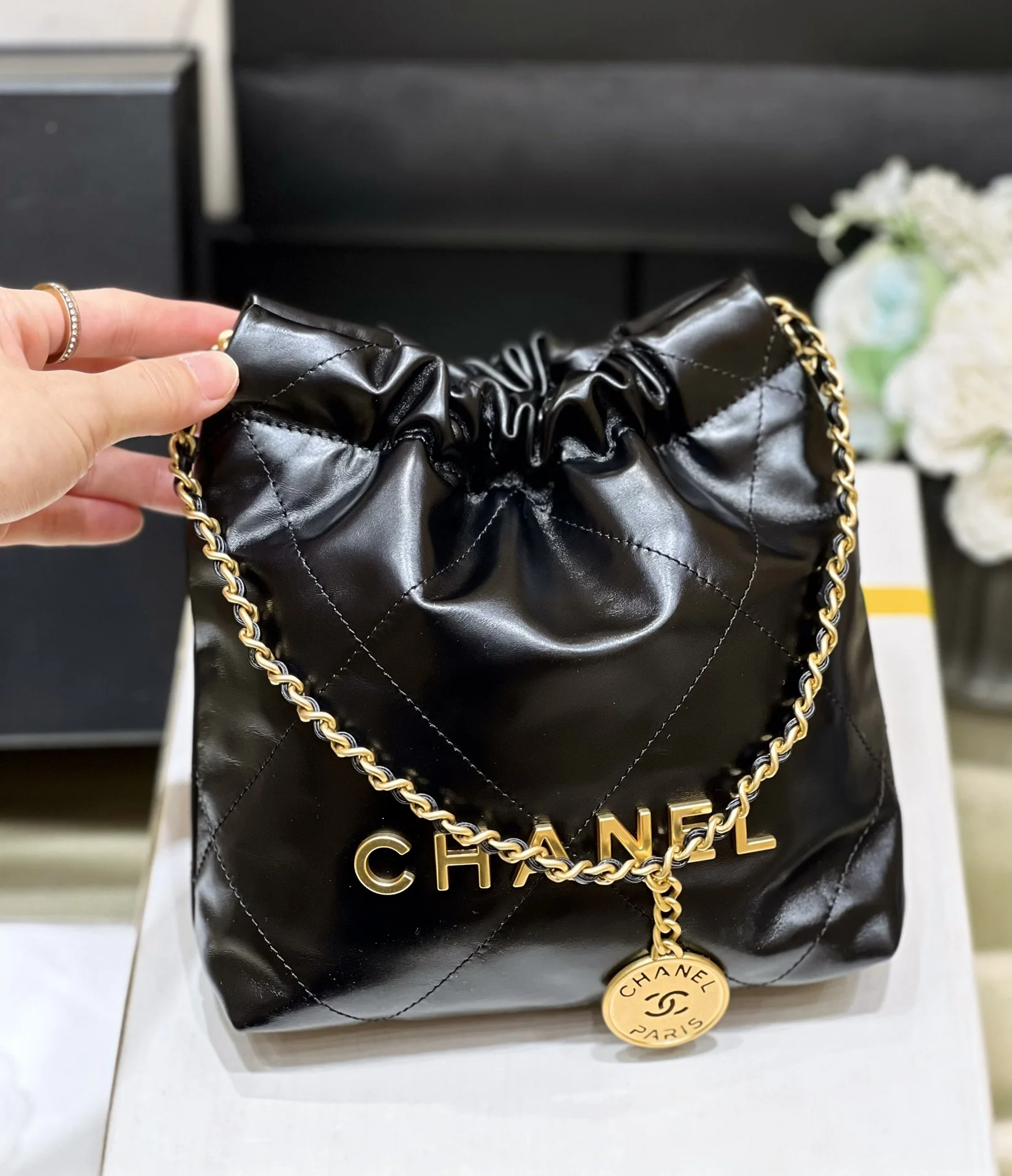 Сумка Chanel 22 Mini Handbag - миниатюра 4
