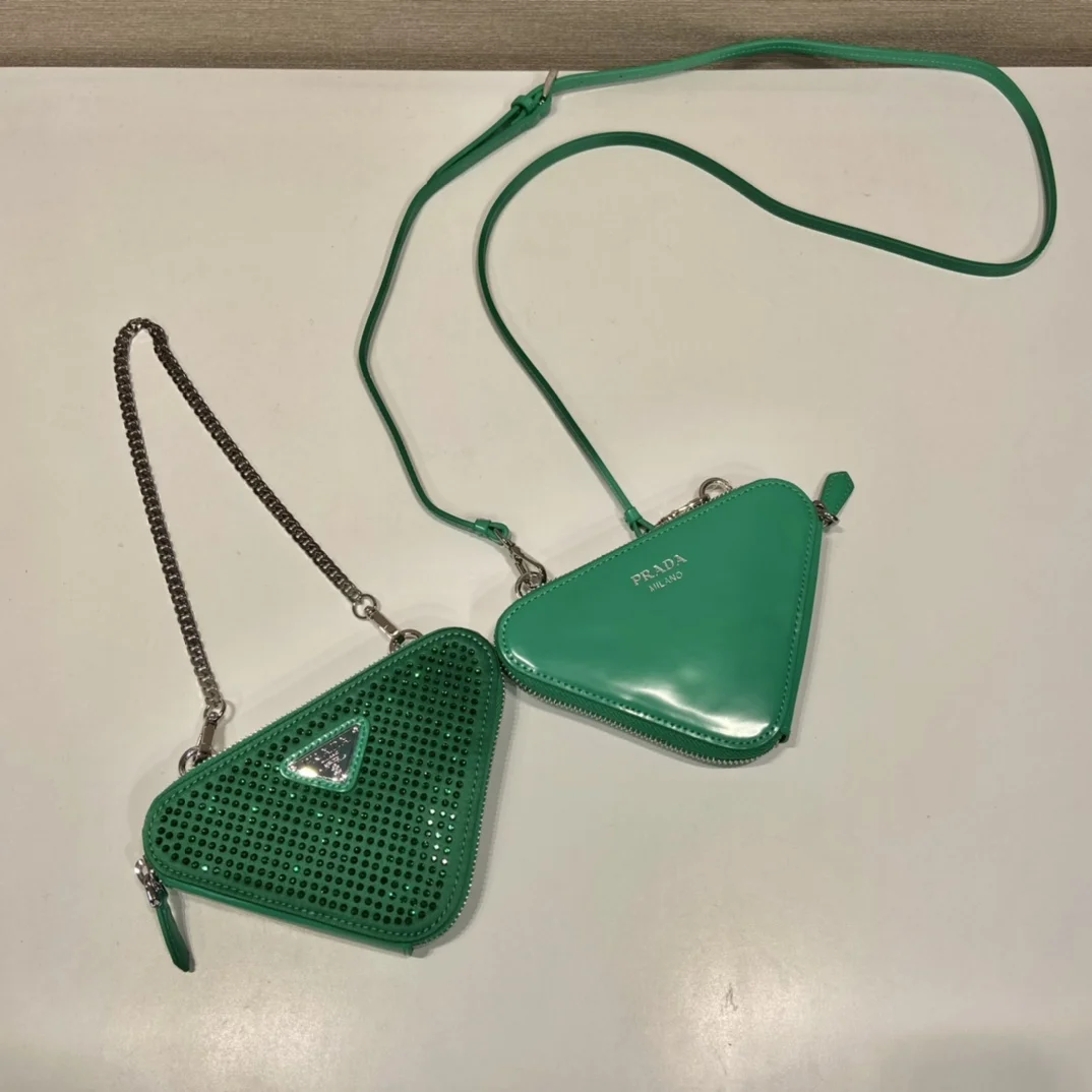 Сумка Prada Triangle Embellished Mini Pouch - миниатюра 4