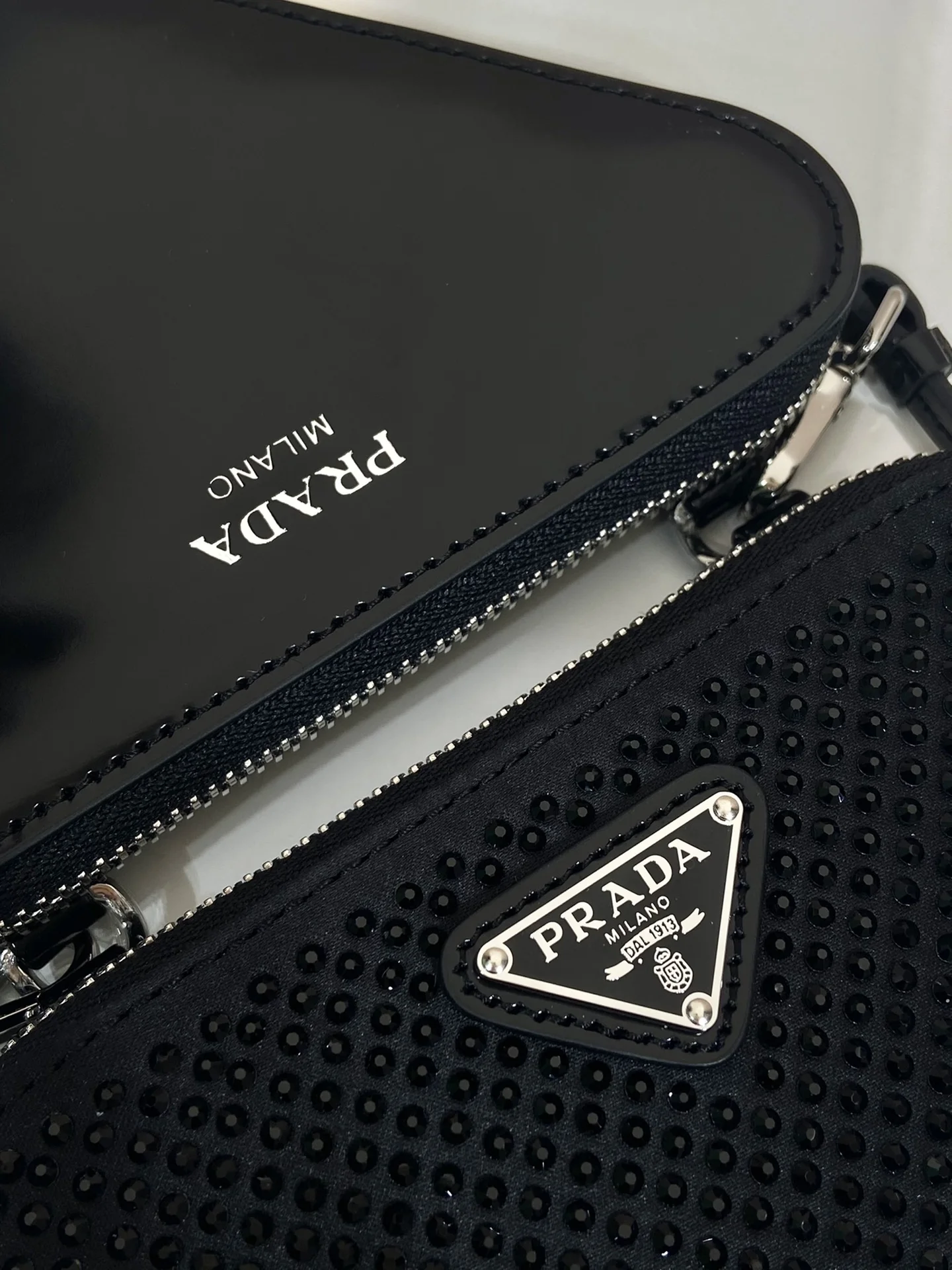 Сумка Prada Triangle Embellished Mini Pouch - миниатюра 18