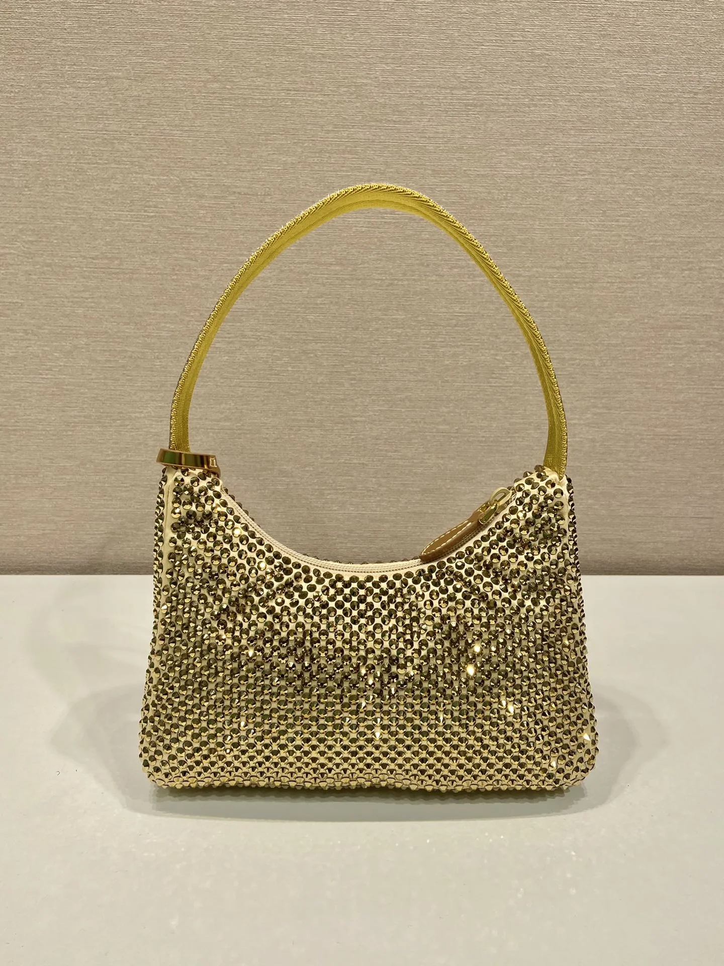 Сумка Prada Studded Re-Edition Tote Bag - миниатюра 15