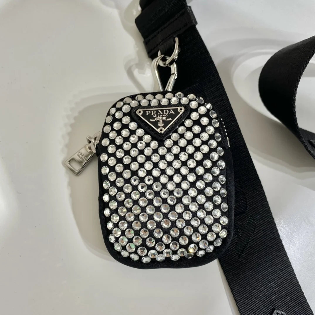 Сумка Prada Studded Re-Edition Tote Bag - миниатюра 26