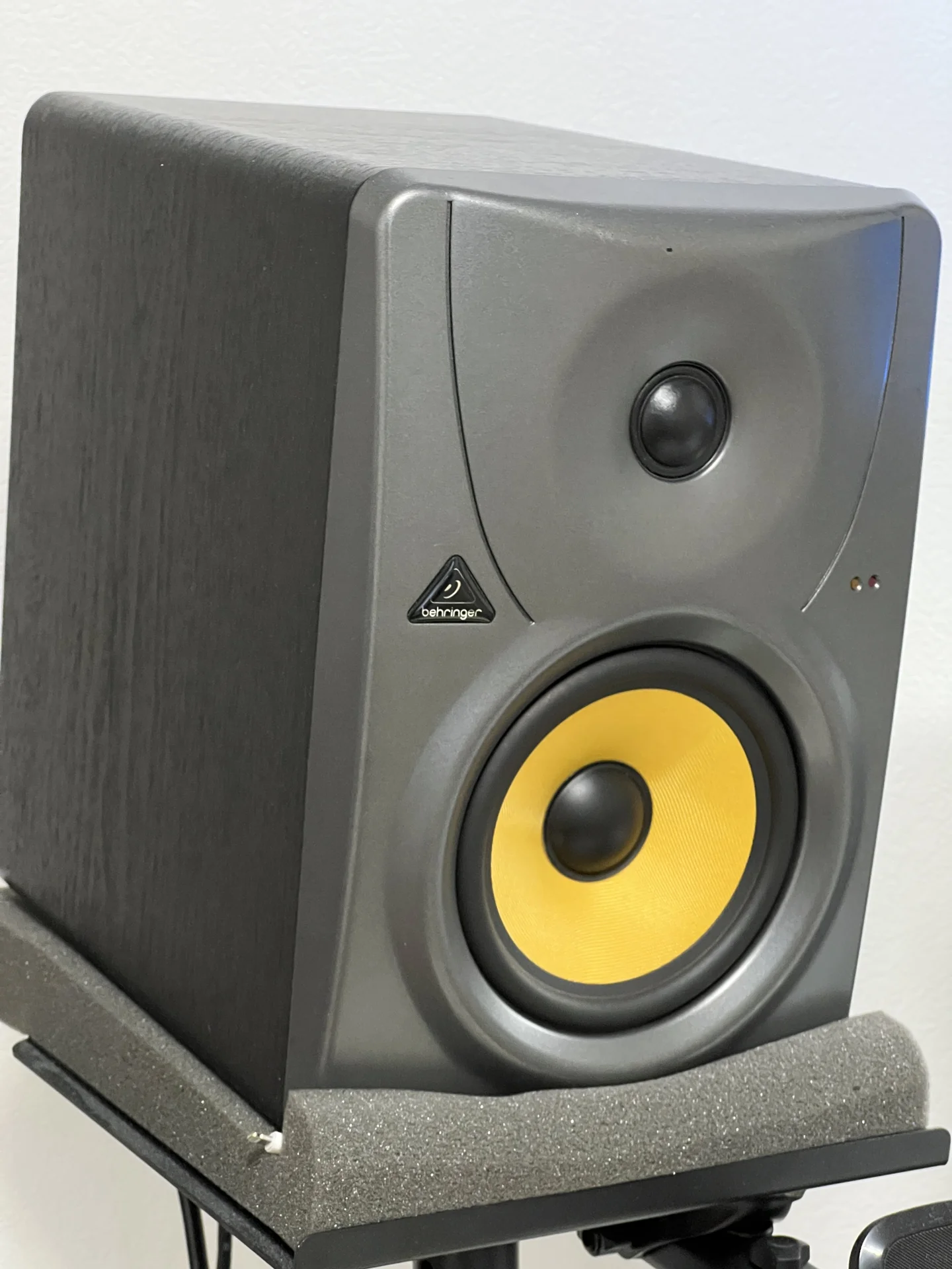 Мониторы Behringer Truth B1030A (Пара) - изображение 1