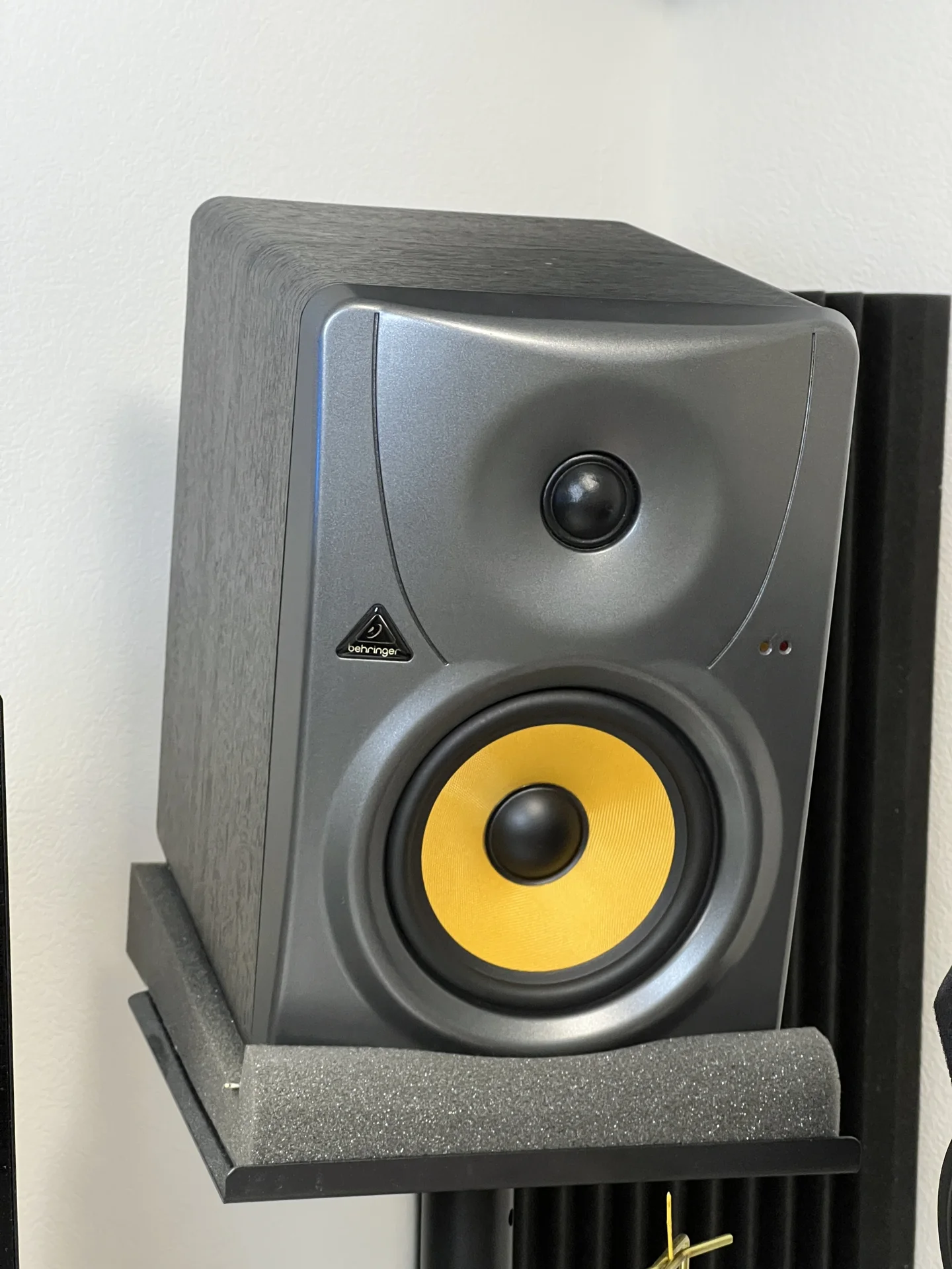 Мониторы Behringer Truth B1030A (Пара) - миниатюра 2