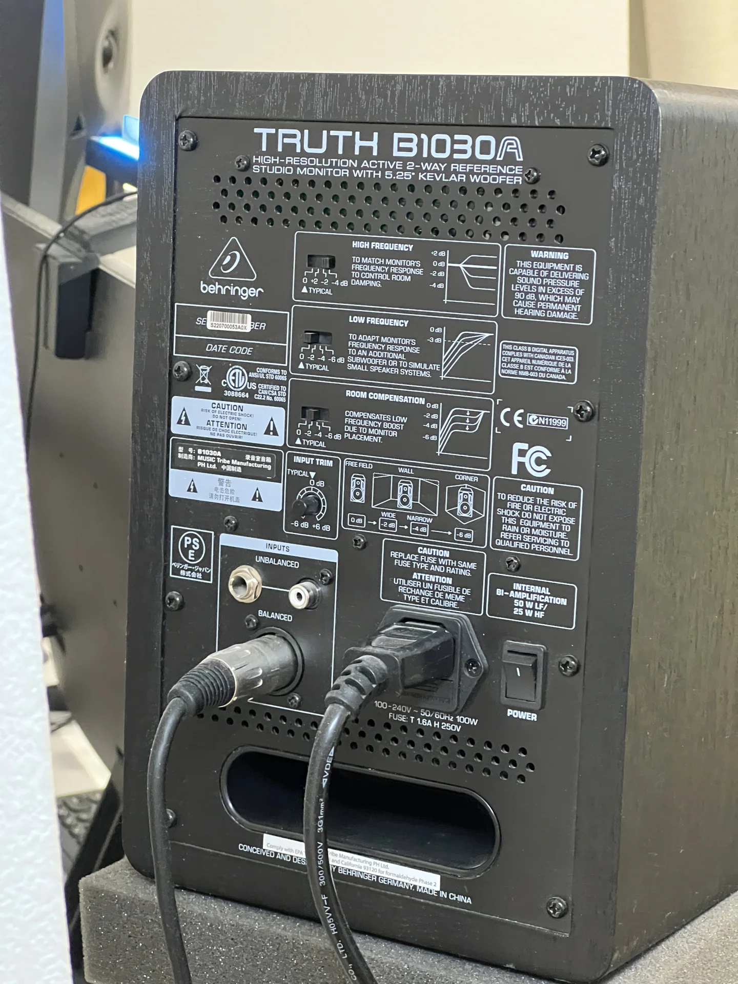 Мониторы Behringer Truth B1030A (Пара) - миниатюра 3