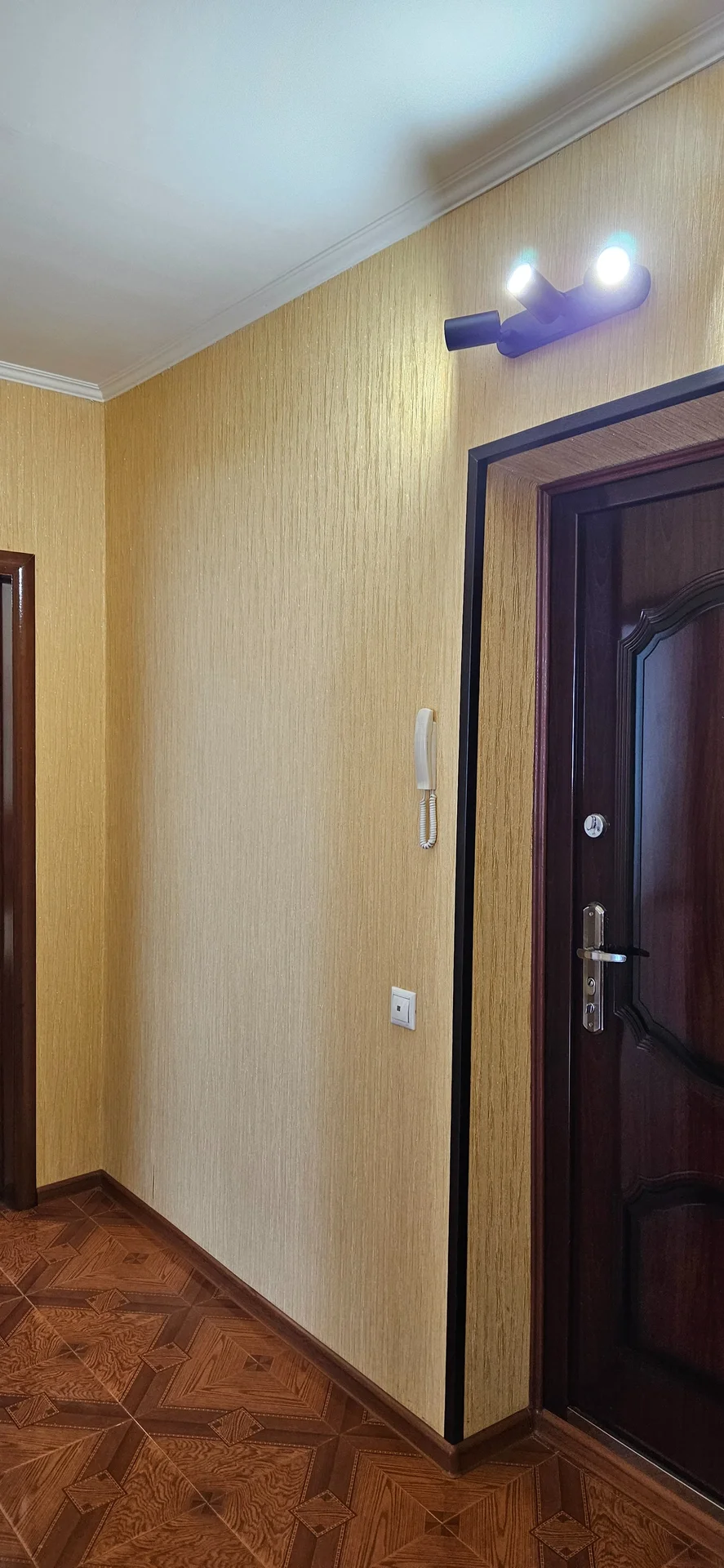 1-комн. КВАРТИРА В УЮТНОМ 3-ЭТАЖНОМ ДОМЕ В ЧАСТНОМ СЕКТОРЕ - миниатюра 4