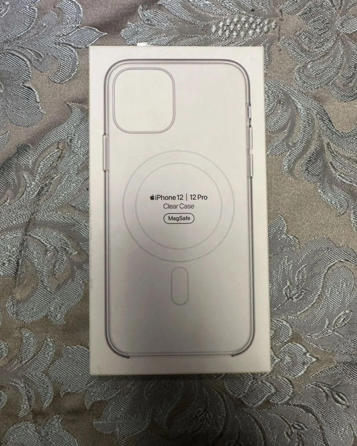 Чехол на IPhone 12 Pro - изображение 1