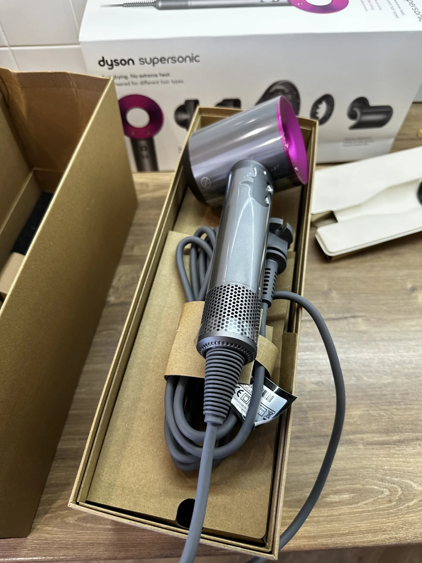 Фен dyson supersonic hd08 Малайзия 2026 - миниатюра 4