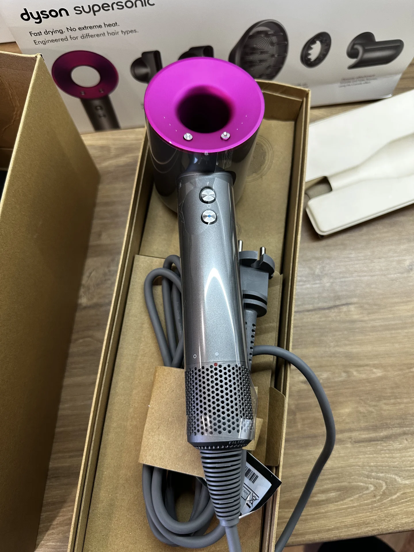 Фен dyson supersonic hd08 Малайзия 2026 - миниатюра 5