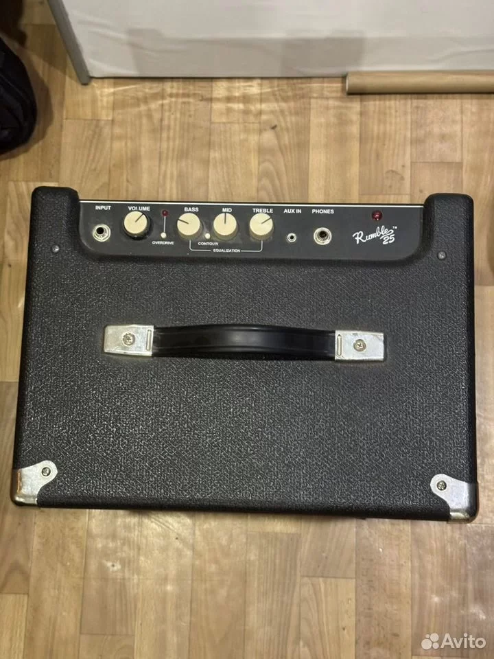 Комбоусилитель Fender Rumble 25 басовый - миниатюра 2