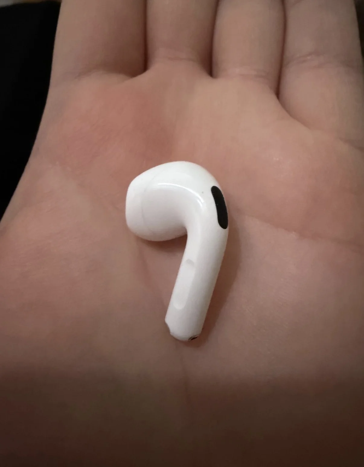 Airpods 4 anc левый наушник с шумоподавлением - миниатюра 2