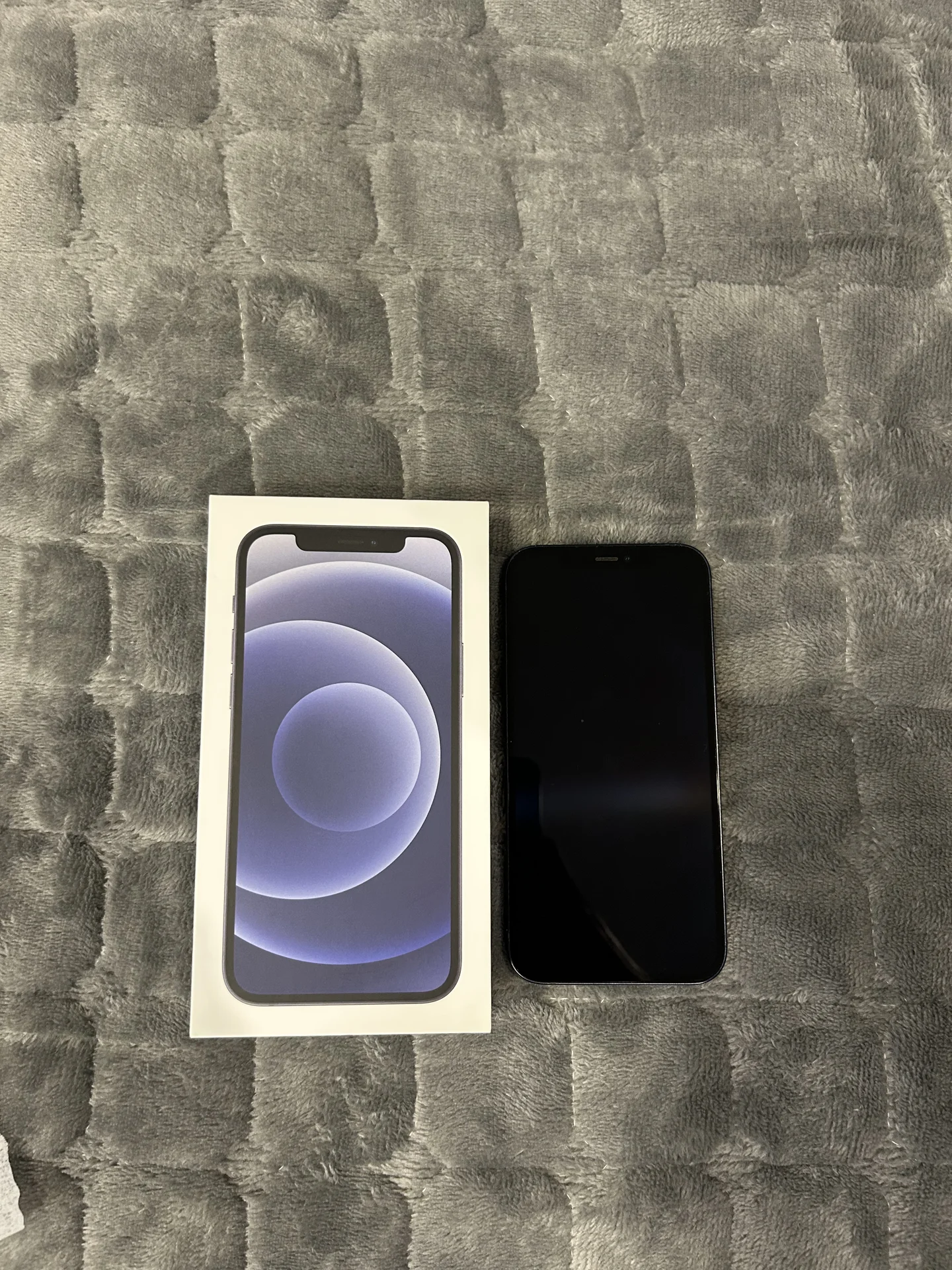 iPhone 12 64