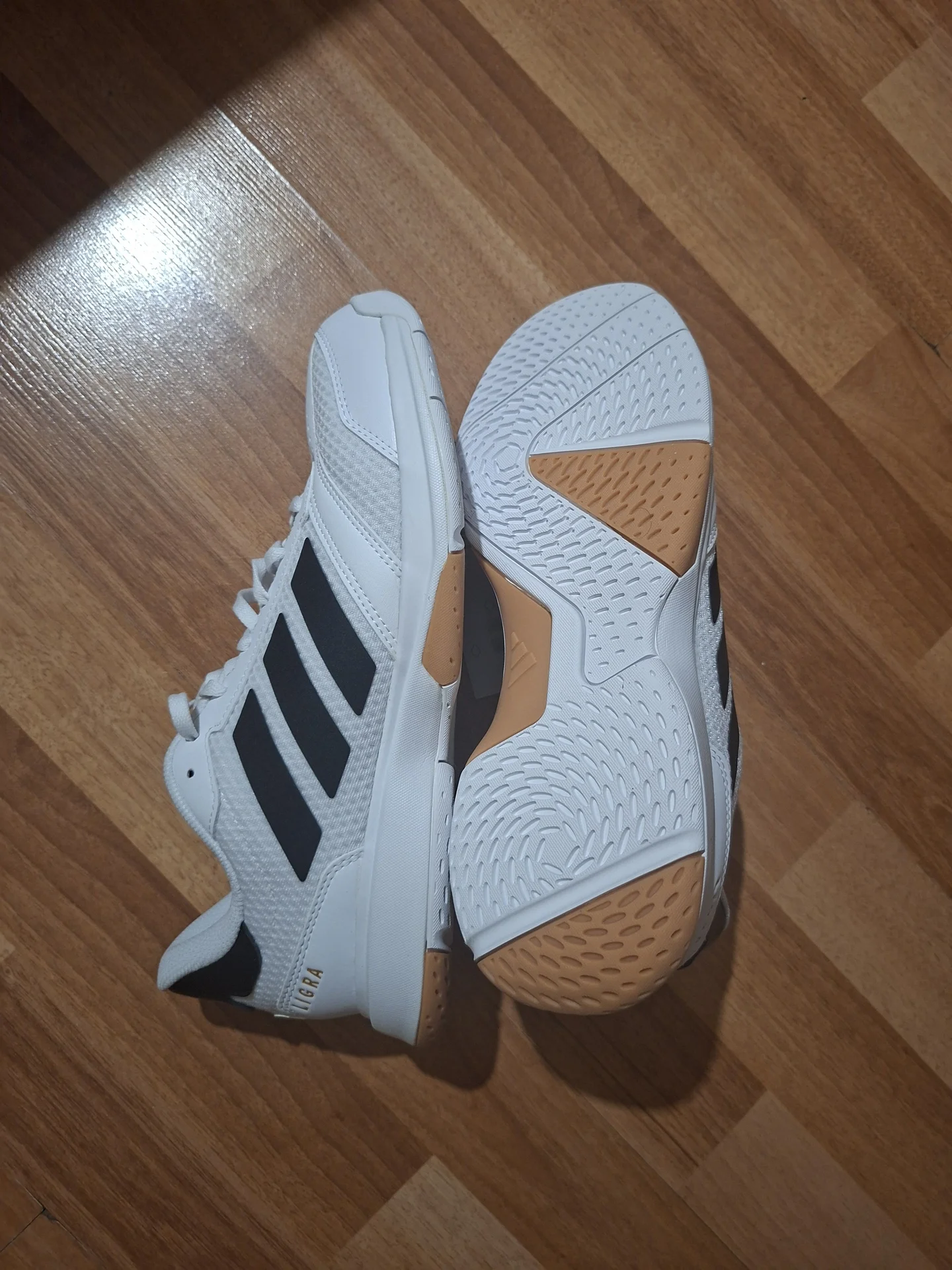 Adidas Ligra 8W 42 размер - миниатюра 2