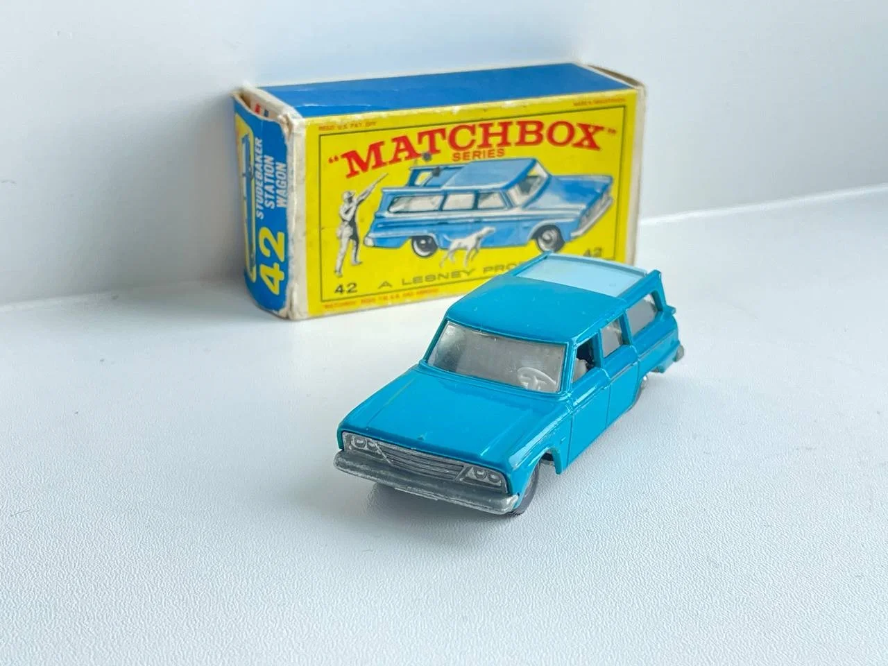 Модель 1:64 Studebaker station wagon matchbox №42 - изображение 1