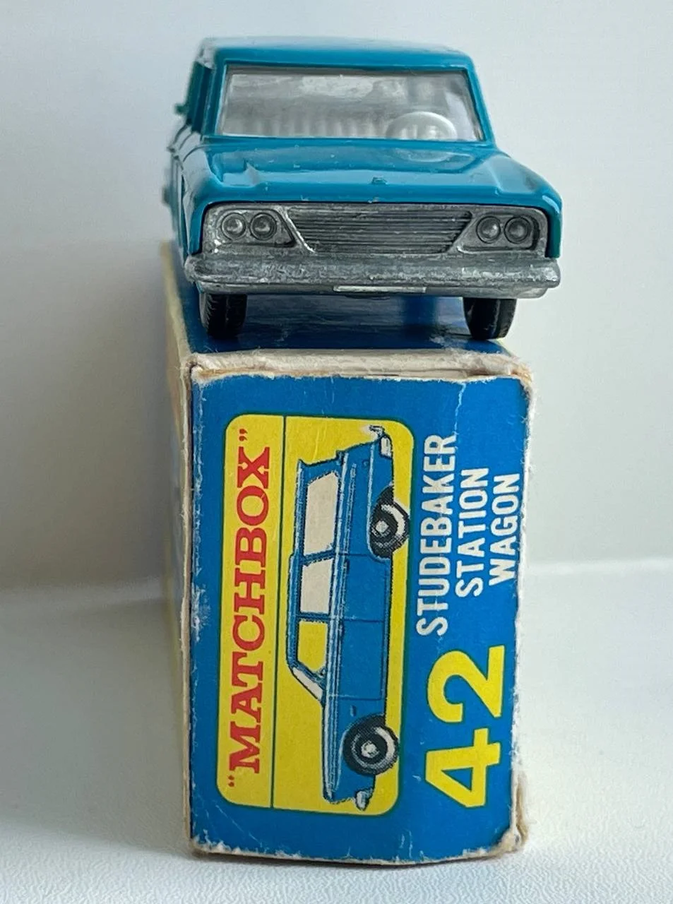Модель 1:64 Studebaker station wagon matchbox №42 - миниатюра 4