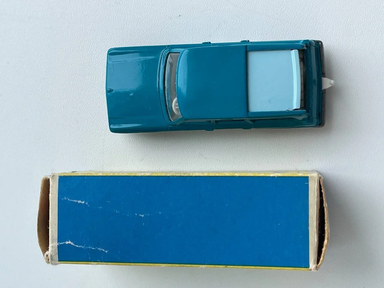 Модель 1:64 Studebaker station wagon matchbox №42 - миниатюра 6