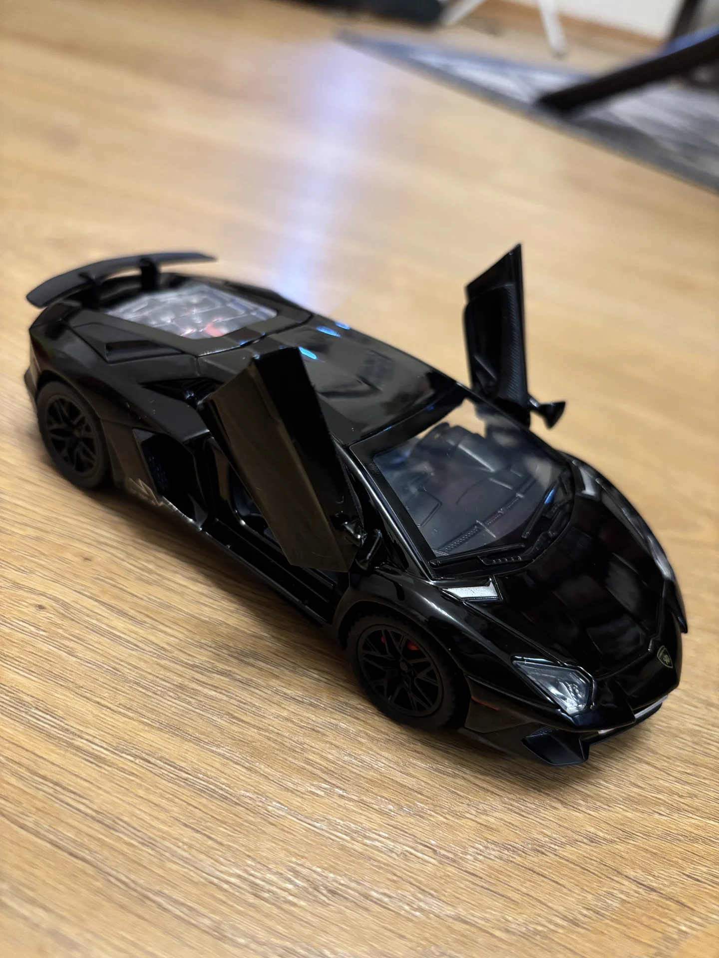 Модель Lamborghini Aventador LP 750-4 - миниатюра 3