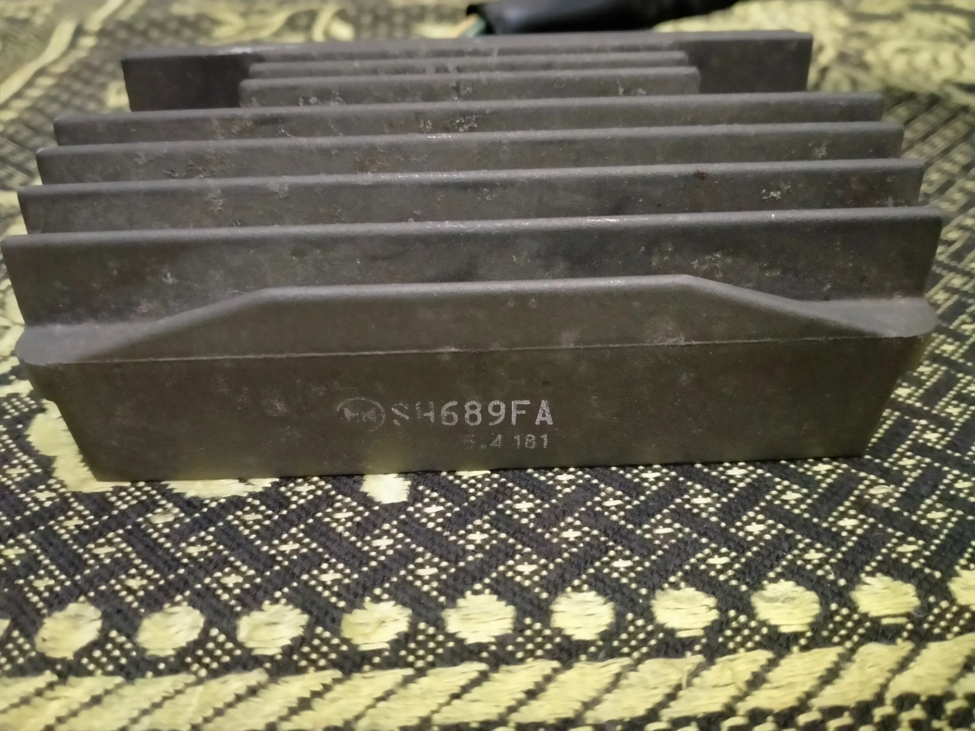 Реле-регулятор напряжения SH689FA - миниатюра 3