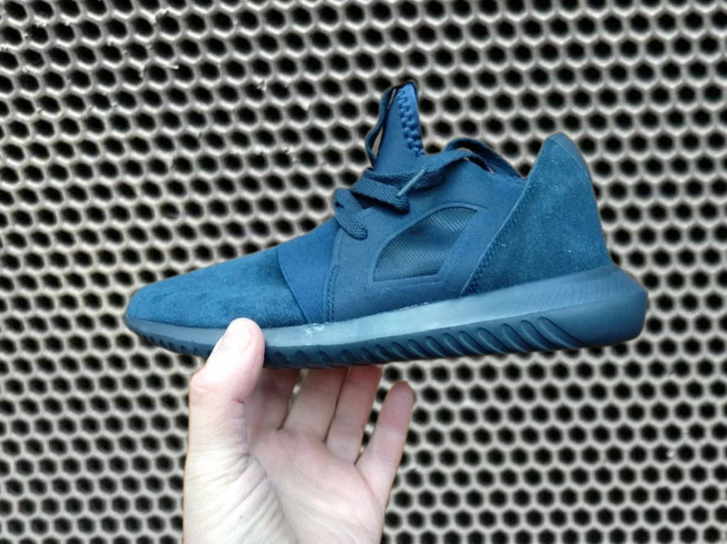Кроссовки женские Adidas Tubular Defiant - изображение 1